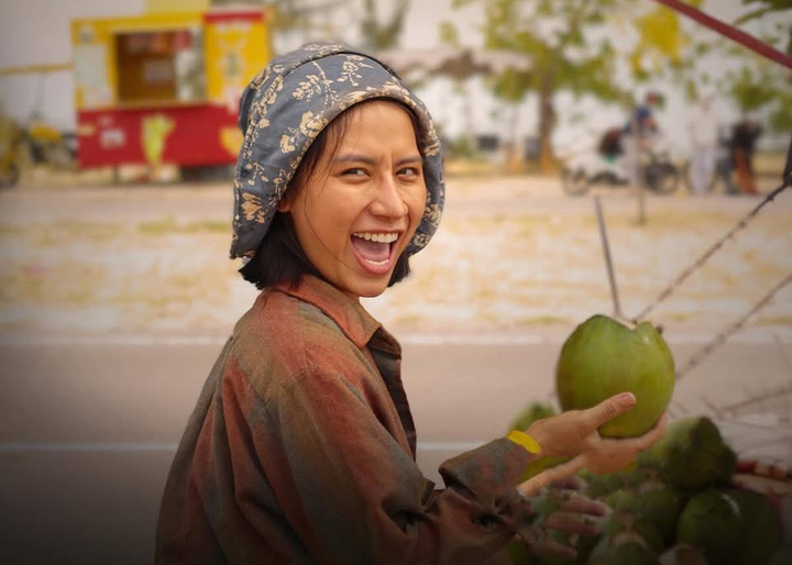 Nữ diễn viên duy nhất đóng 2 phim dịp lễ: “Tôi vẫn ở nhà thuê, đi xe công nghệ”- Ảnh 2.