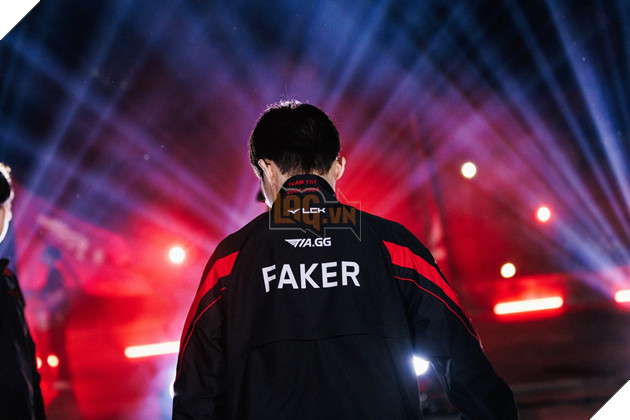 Doinb tha thiết mong Faker tiếp tục thi đấu, hé lộ những mặt tối của LMHT và dấu hỏi về tương lai T1 4