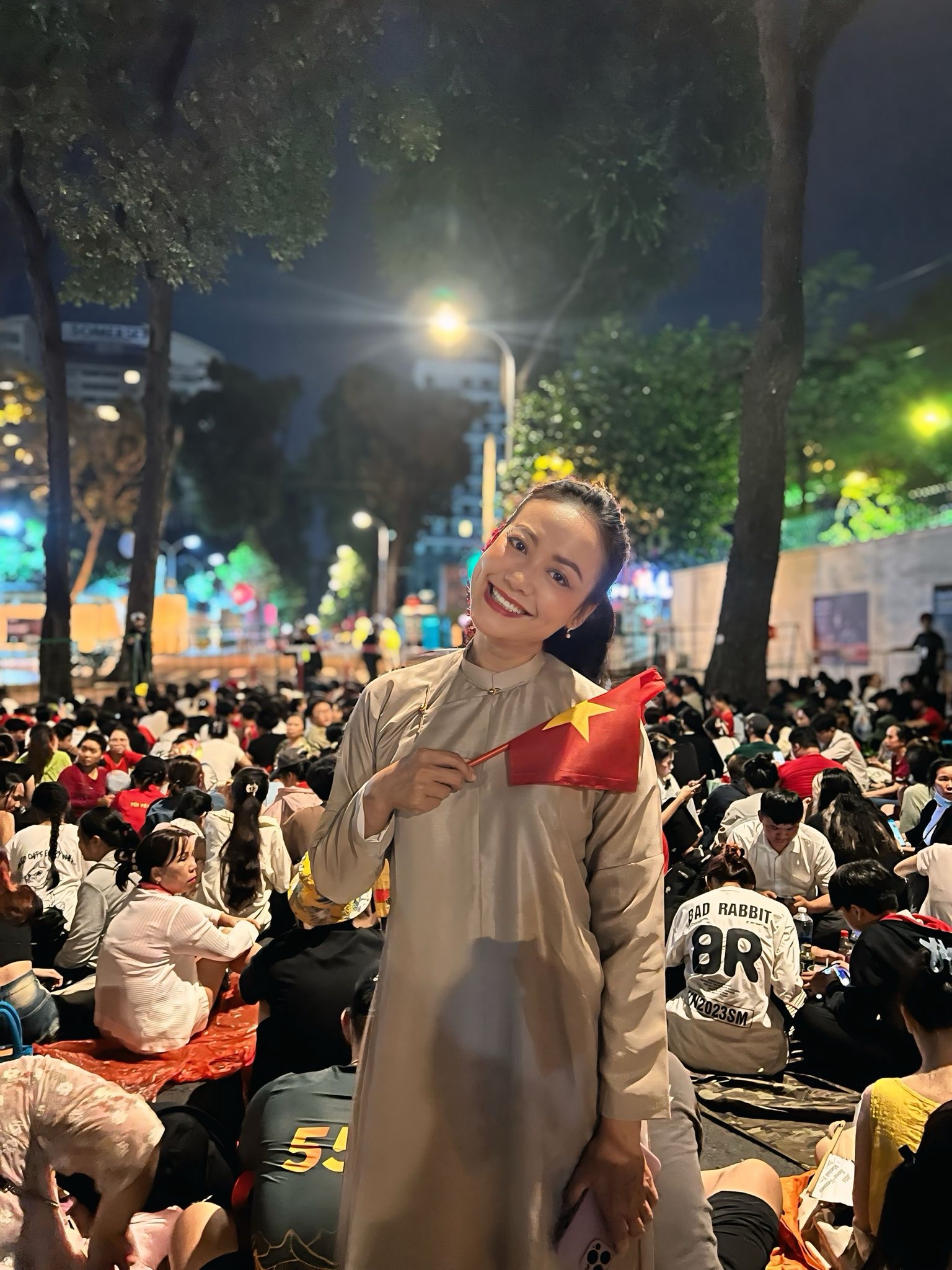 "Còn sống được đến hôm nay là may lắm rồi con ơi, lời mẹ làm tim tôi thắt lại" 49419375939664033903144276651732473528897064n 1745989109205765505342 1746015163004 17460151631281041080642