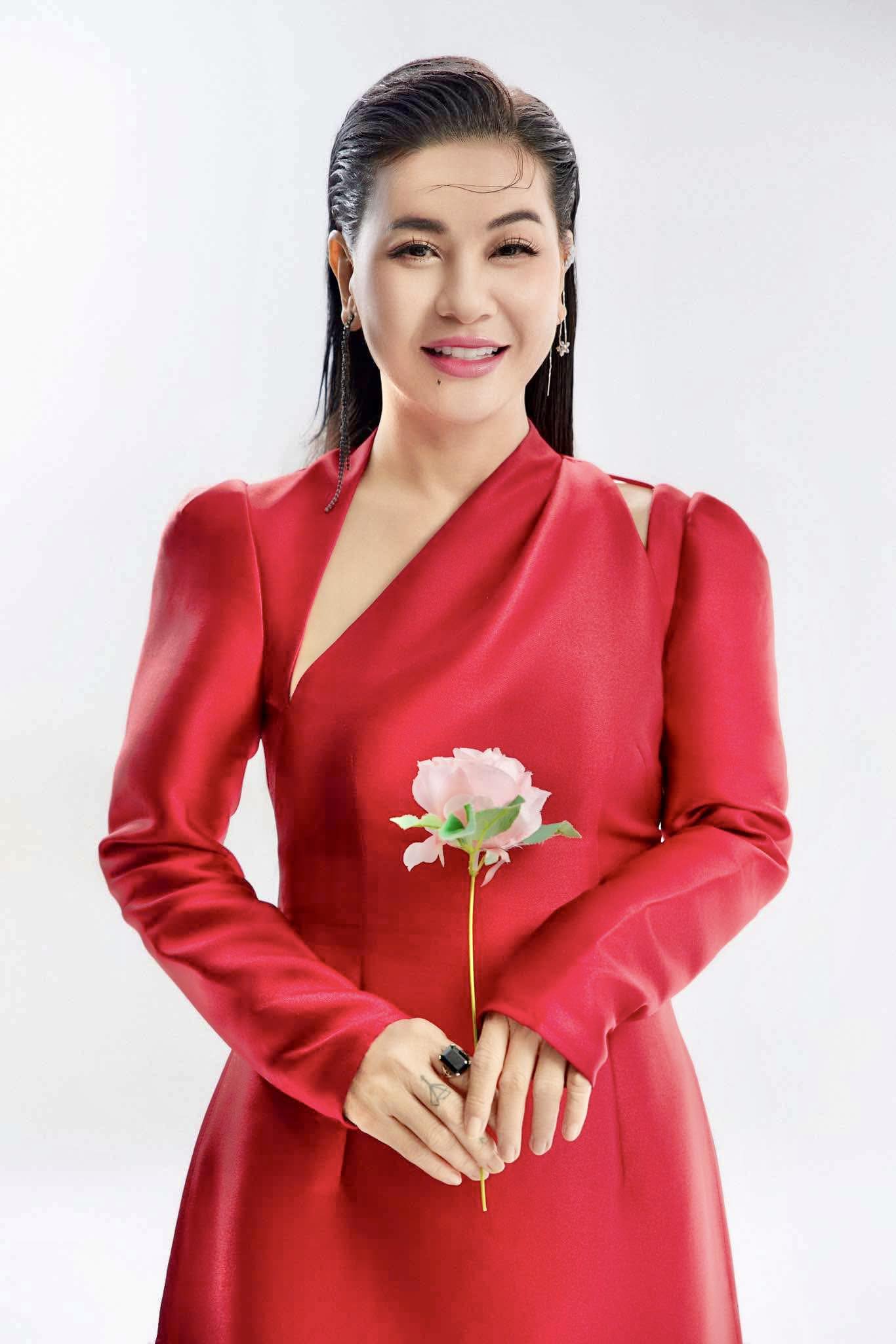 Sao nữ Vbiz phải bán máu vì không được đóng phim, 20 năm sau ngày nào cũng bị người lạ nhắn tin xin tiền- Ảnh 5. Sao nữ Vbiz phải bán máu vì không được đóng phim, 20 năm sau ngày nào cũng bị người lạ nhắn tin xin tiền- Ảnh 5.