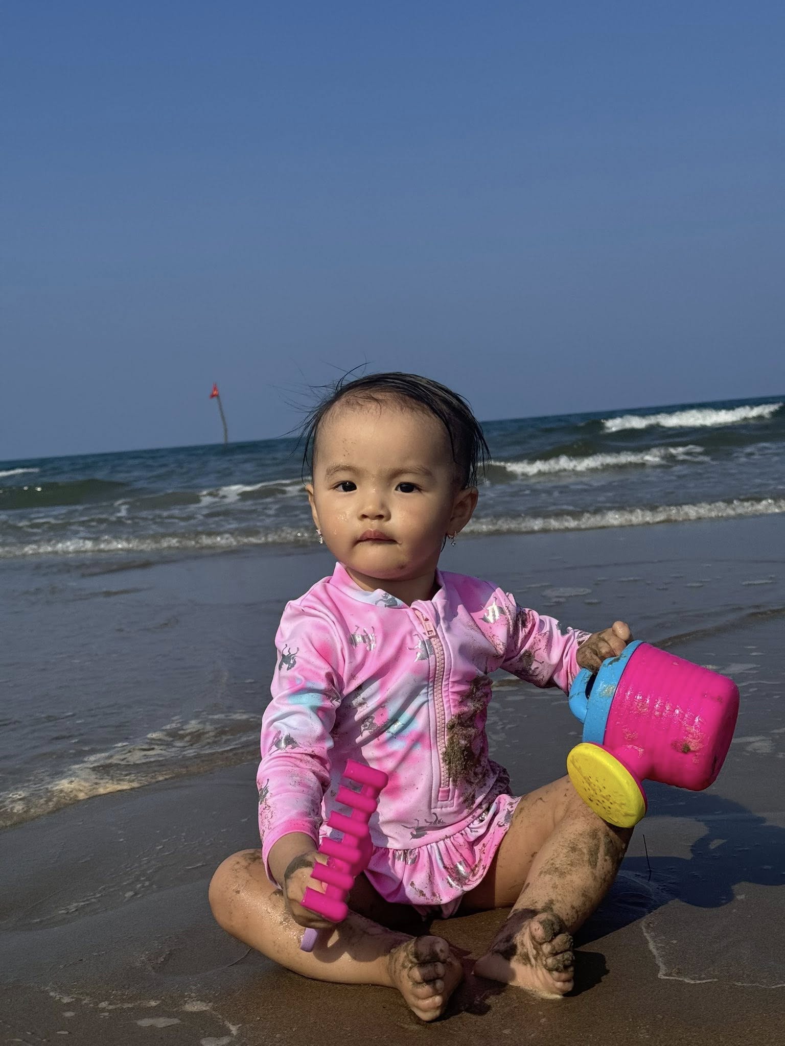 Con gái Thu Quỳnh hơn 1 tuổi, vẻ ngoài được ví như bản sao của mẹ- Ảnh 3.