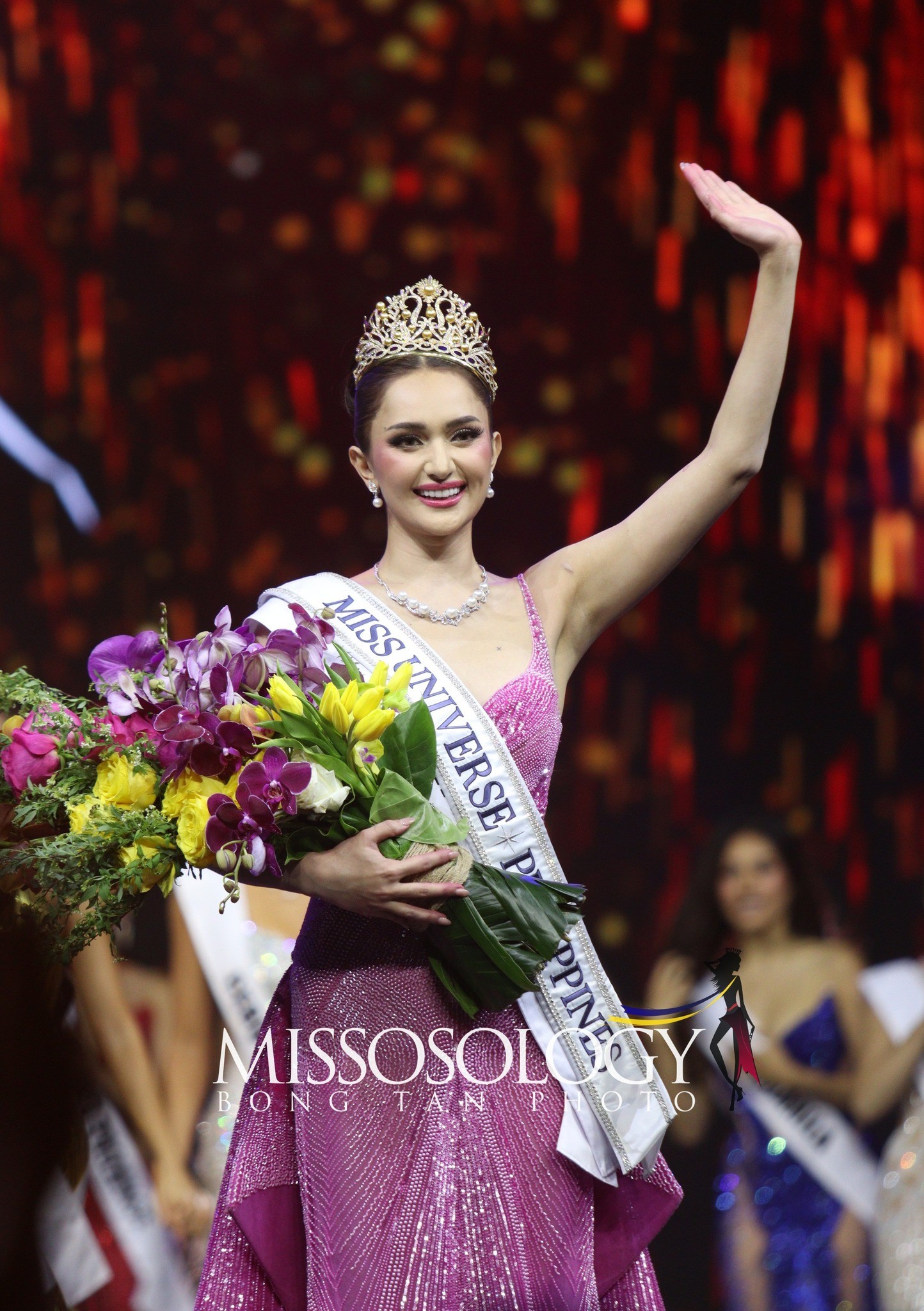 Tân Hoa hậu Hoàn vũ Philippines bơ vơ khi đăng quang- Ảnh 1.