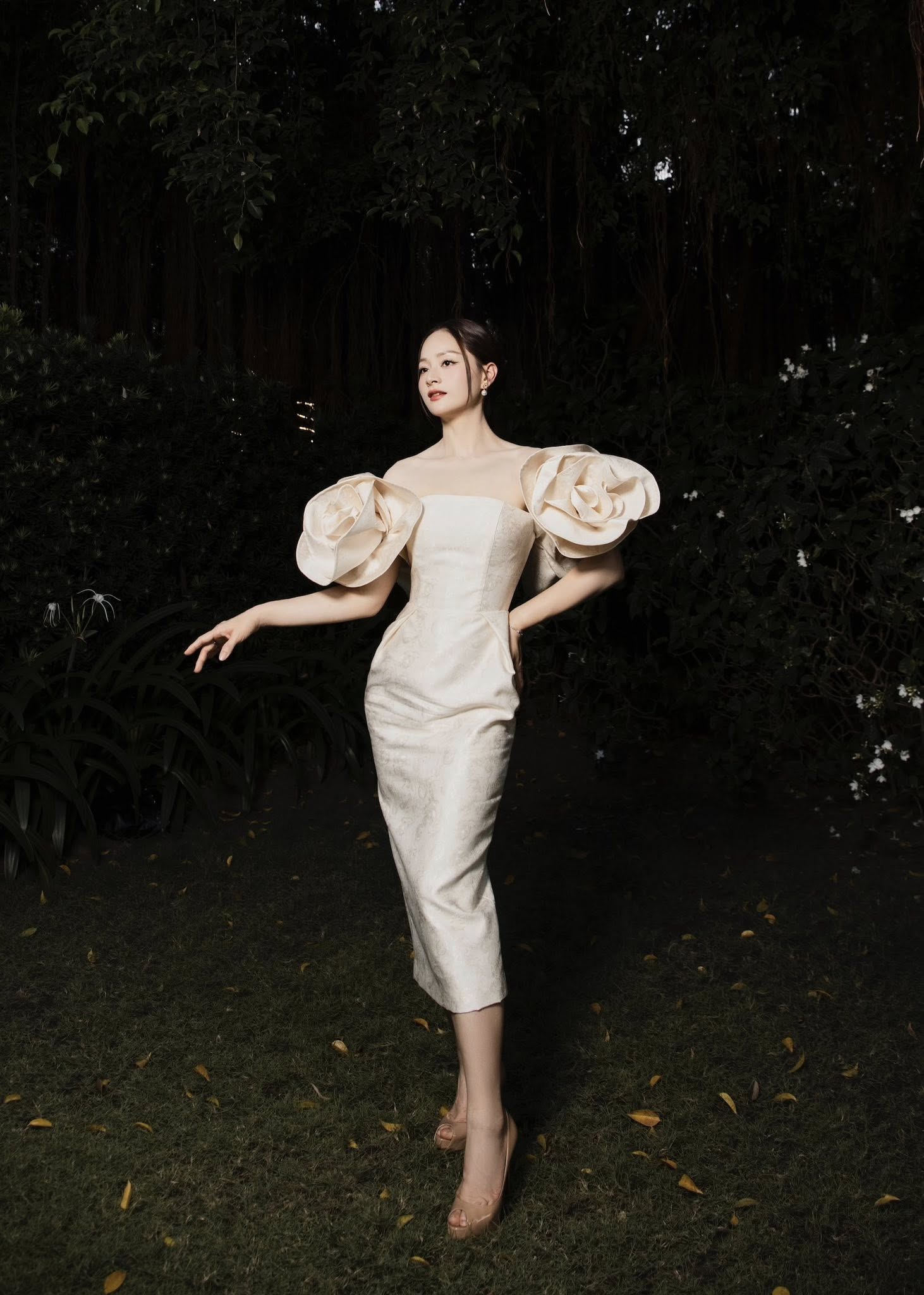 Lan Phương từng để lộ nhiều dấu hiệu bất ổn trước khi làm thủ tục ly hôn đơn phương chồng Tây- Ảnh 1.