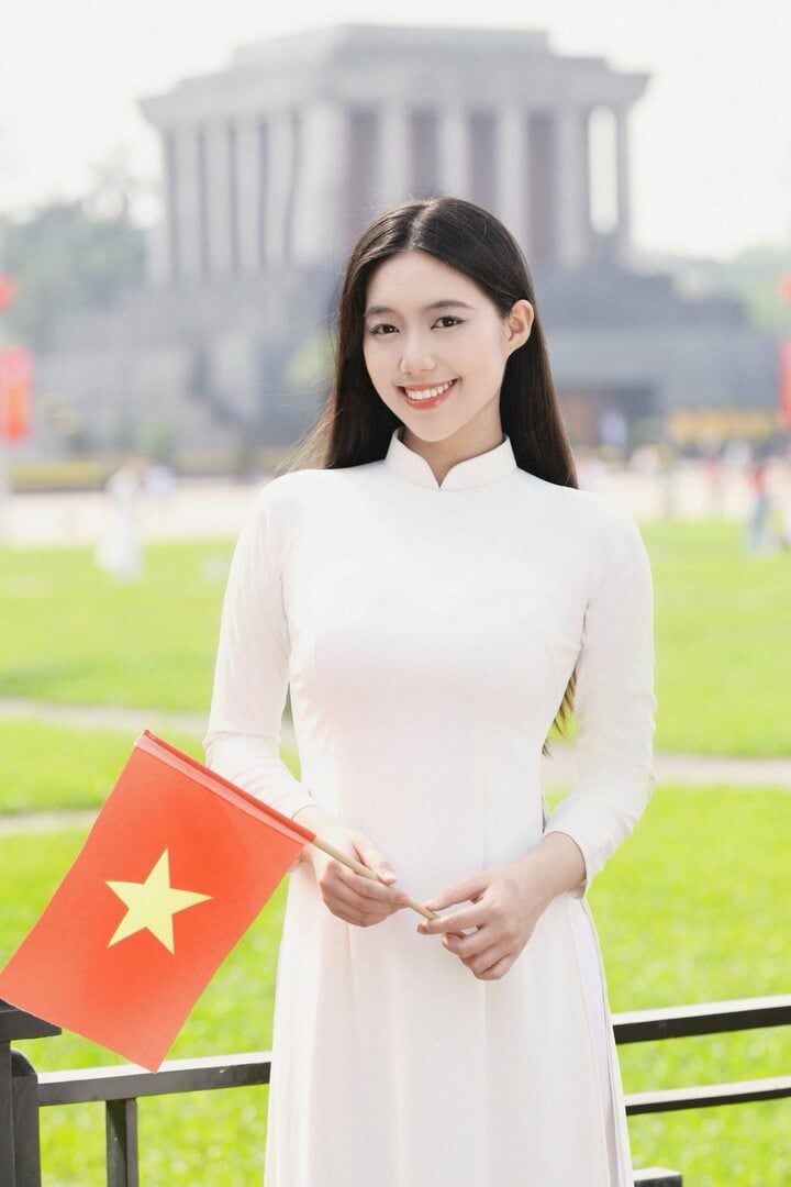 Gia thế đáng nể của nữ quân nhân vừa đăng quang Á hậu Việt Nam 2024- Ảnh 3. Gia thế đáng nể của nữ quân nhân vừa đăng quang Á hậu Việt Nam 2024- Ảnh 3.