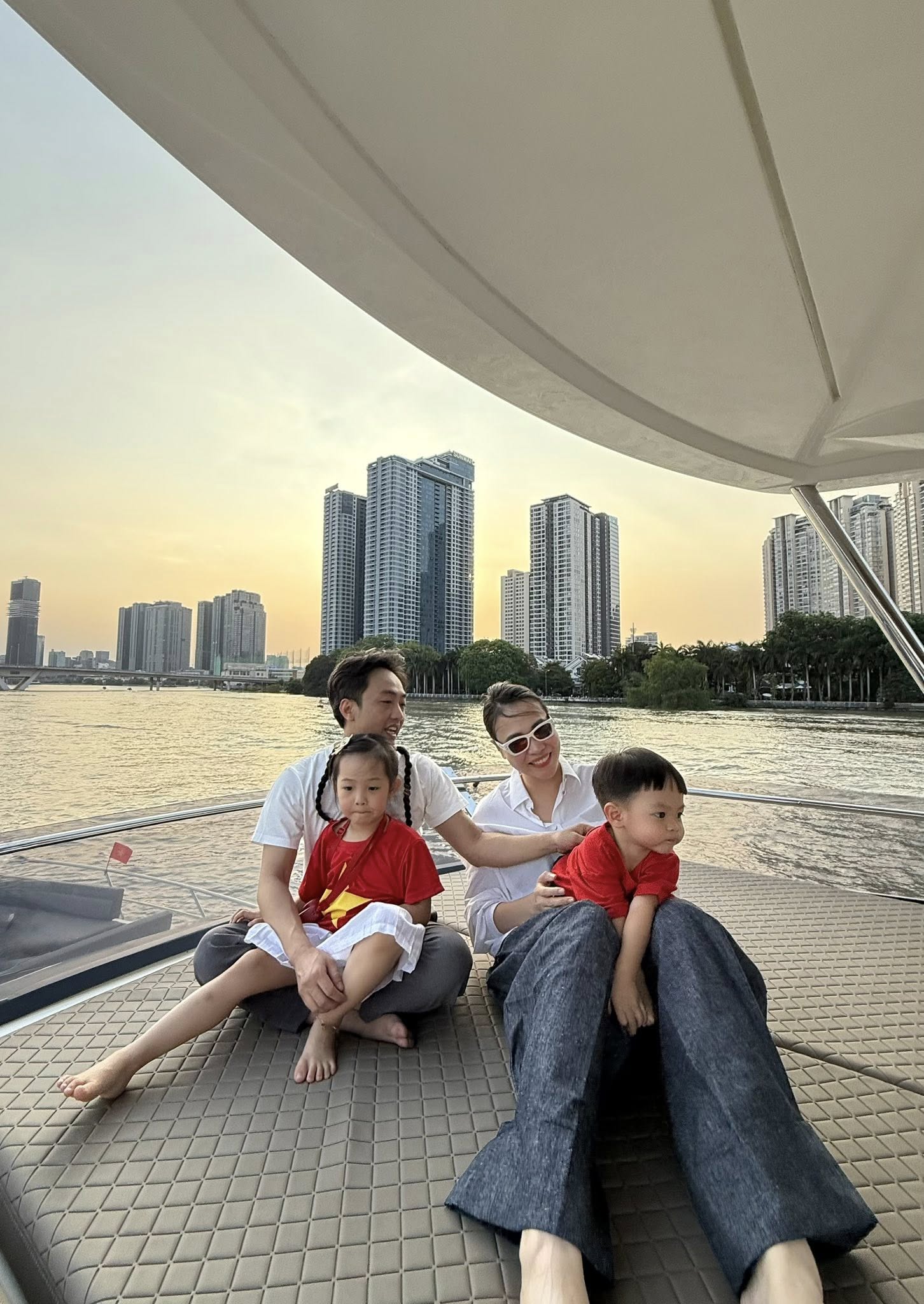 Subeo bị soi vắng mặt trong ảnh gia đình, Cường Đô La nói đúng 1 câu- Ảnh 1. Subeo bị soi vắng mặt trong ảnh gia đình, Cường Đô La nói đúng 1 câu- Ảnh 1.