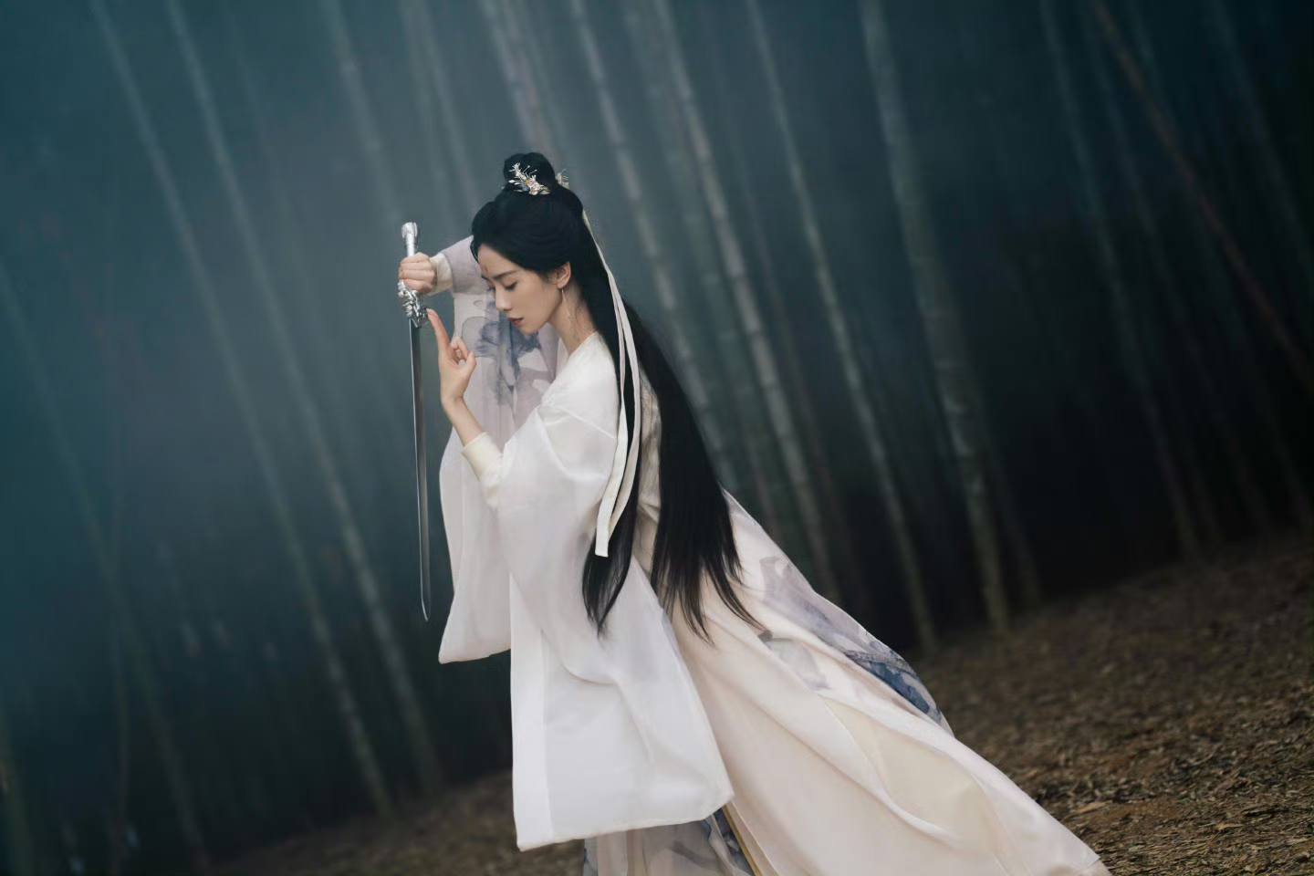 Ngắm mỹ nhân này mới hiểu thế nào là “cổ nhân trời chọn”: Cao sang quyền quý từ cốt cách, định nghĩa lại chuẩn mực cổ điển- Ảnh 6.