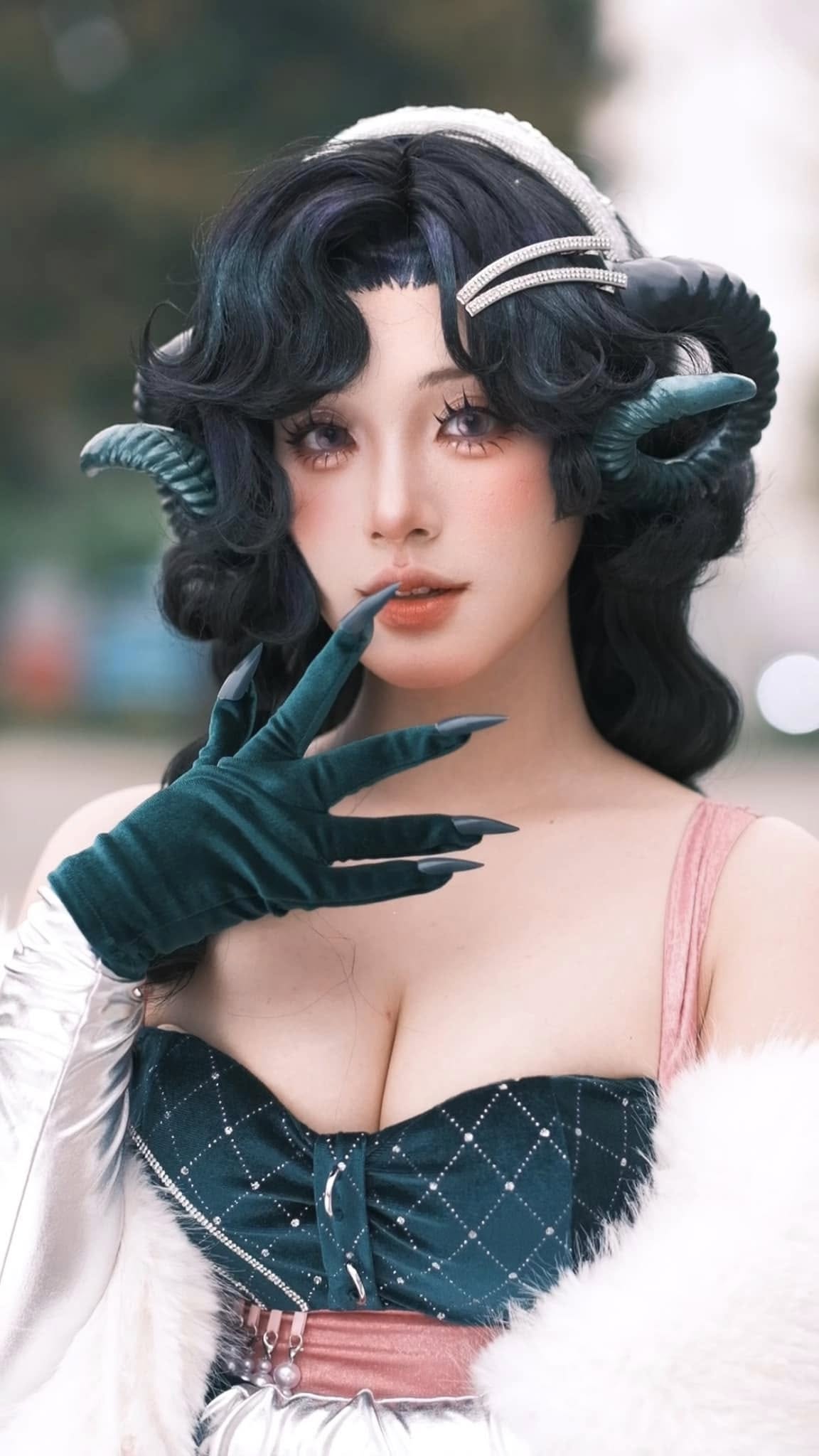 Nữ coser zoom cận khoảnh khắc tẩy trang, mặt mộc vẫn khiến fan nam say đắm- Ảnh 4.