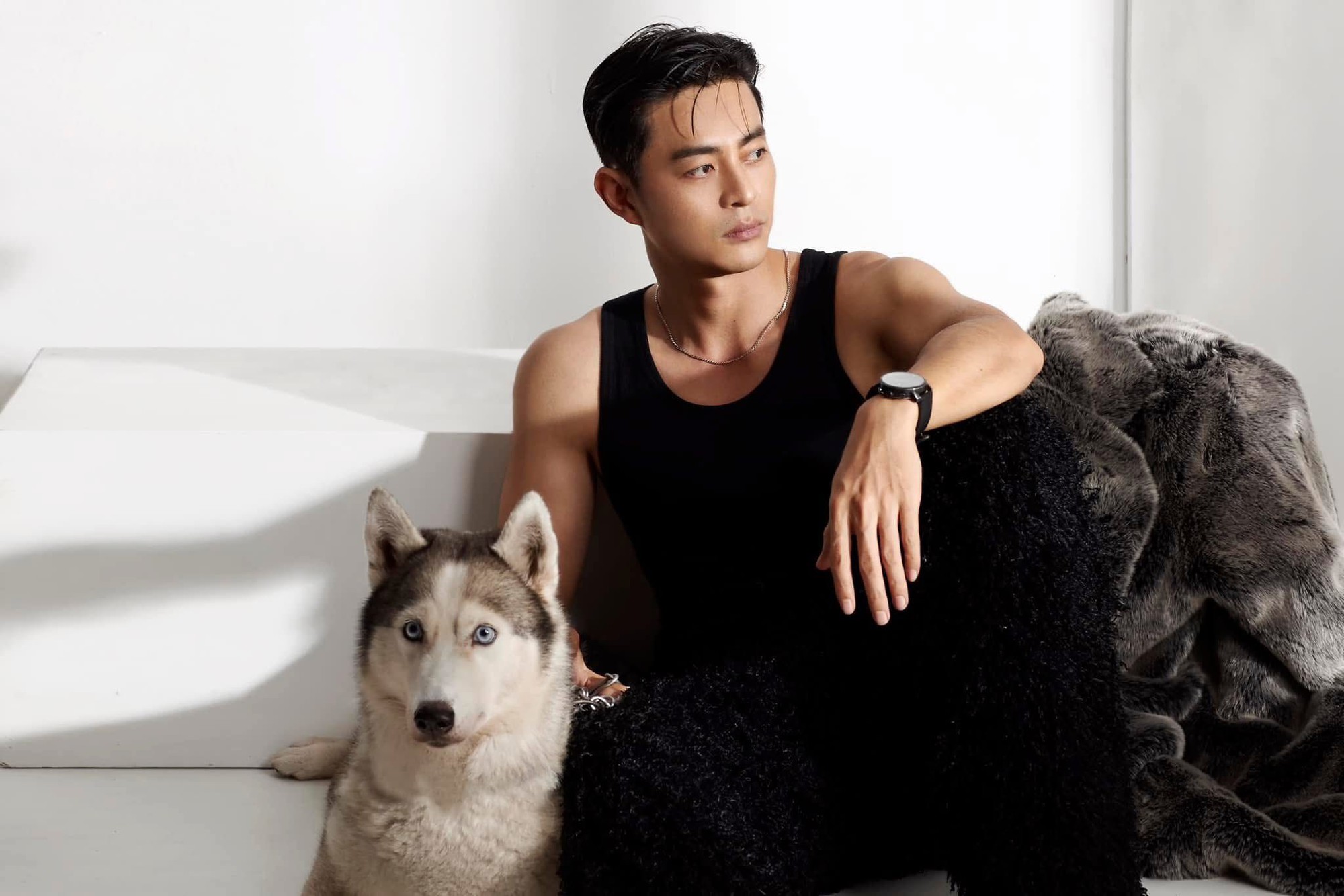 Nam chính trong phim bom tấn Việt đang khiến MXH chao đảo: Visual lẫn body đều