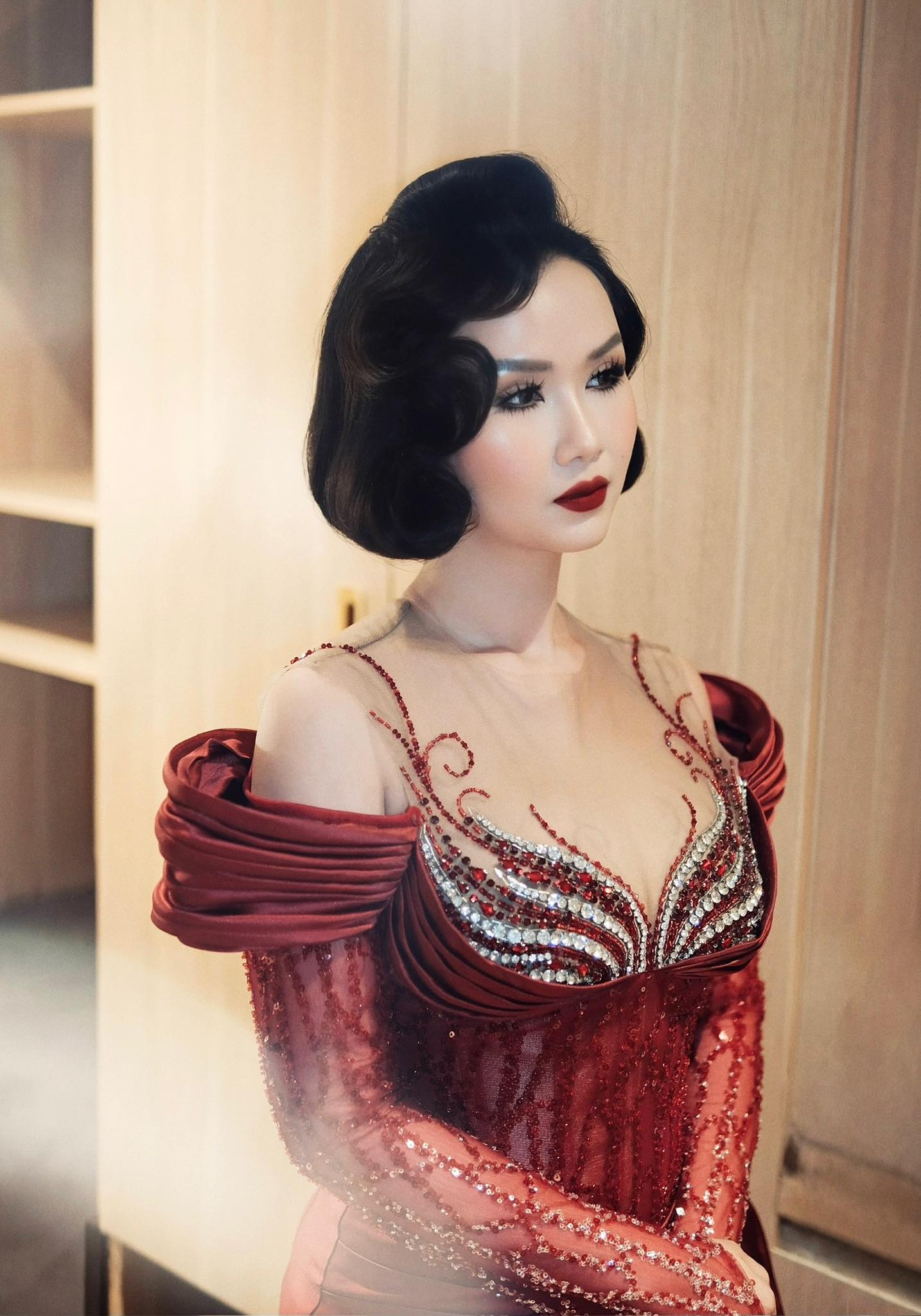 Vóc dáng hiện tại của Võ Hạ Trâm, chỉ 1 bức ảnh mà thấy rõ sự khác biệt- Ảnh 1.