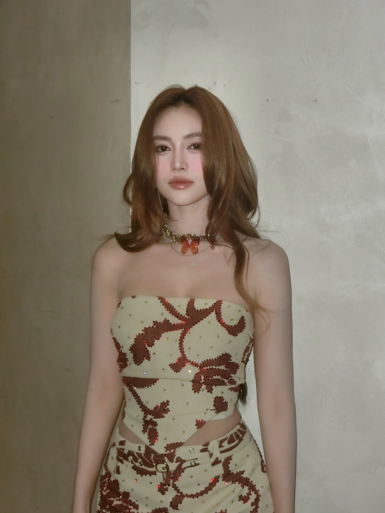 Lan Ngọc và Liên Bỉnh Phát gặp tai nạn phải ngồi xe lăn- Ảnh 2. Lan Ngọc và Liên Bỉnh Phát gặp tai nạn phải ngồi xe lăn- Ảnh 2.