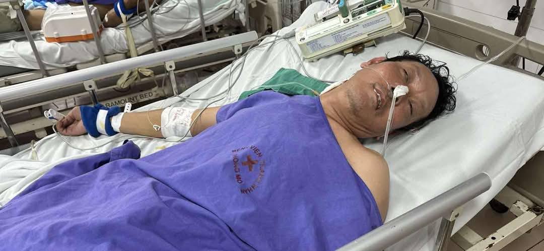 Diễn viên Thái Hòa đột quỵ liệt nửa người: Nằm một chỗ suốt nửa năm, sống nương nhờ vì không có tiền chữa trị- Ảnh 1.