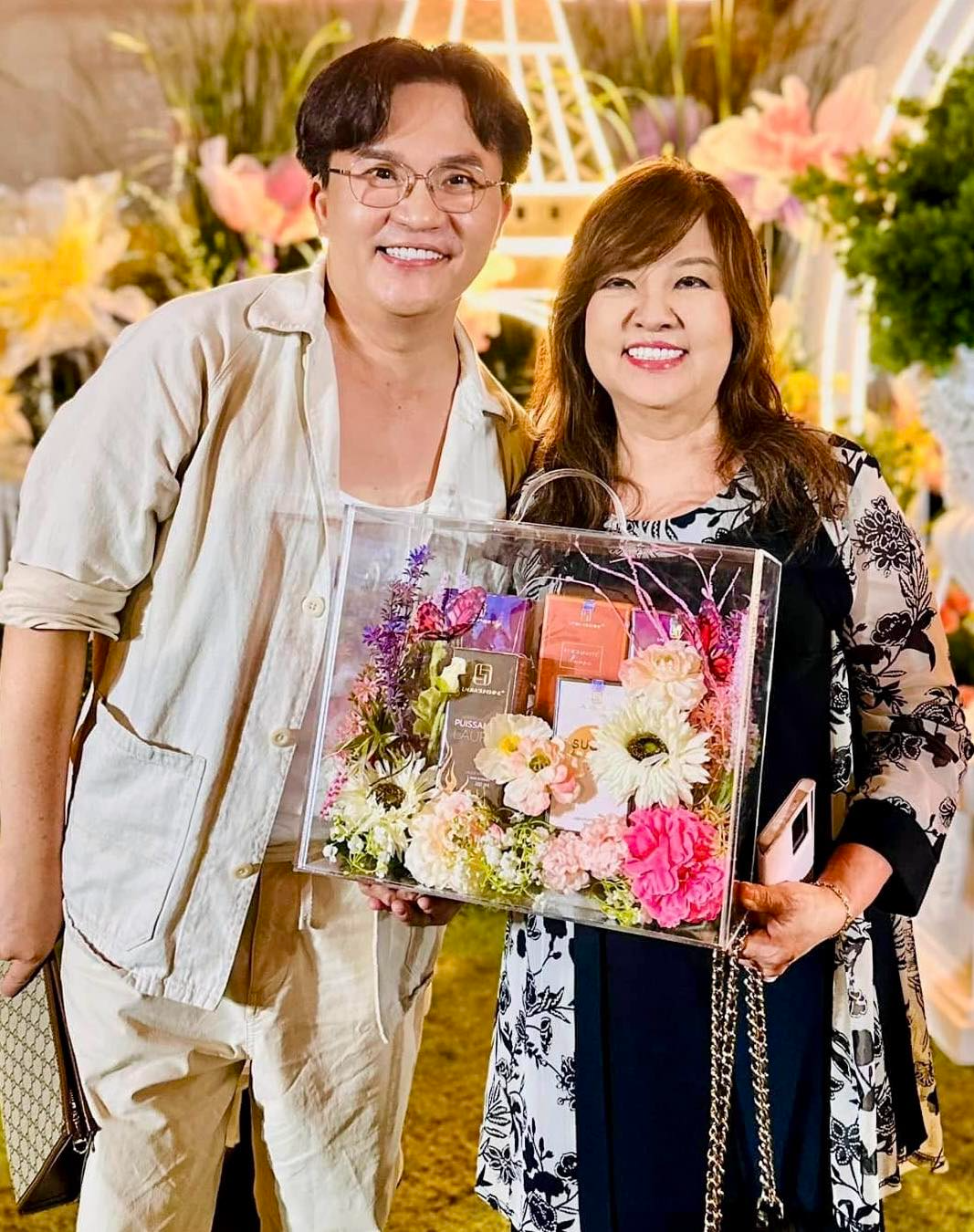 Hình ảnh Đại Nghĩa và mẹ trước khi bà qua đời vì đột quỵ, tình trạng hiện tại của nam MC gây xót xa- Ảnh 2.