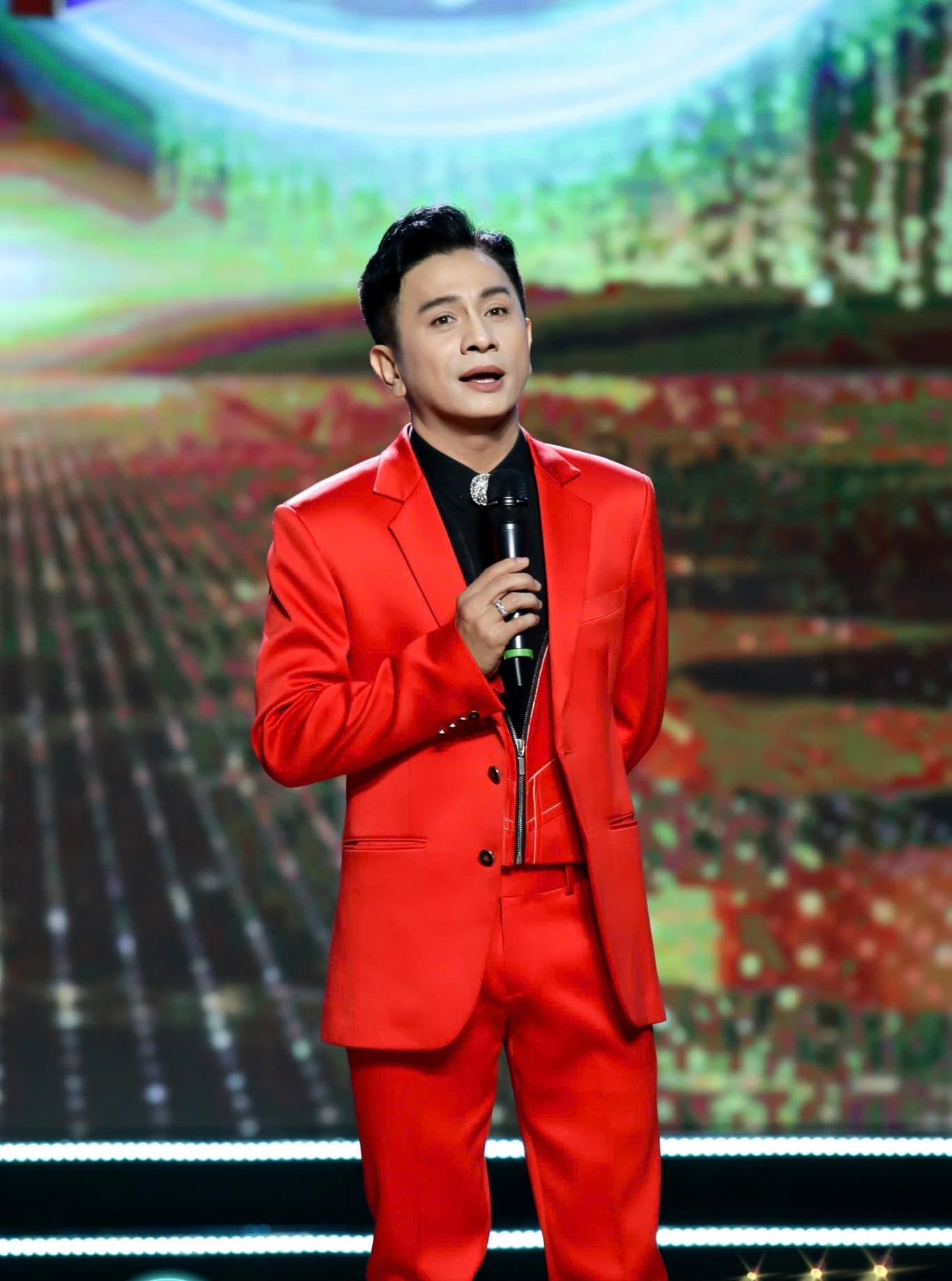 Ngoại hình nam nghệ sĩ thay Thành Lộc giữ chức Giám đốc Nghệ thuật, 50 tuổi vẫn độc thân, sống cùng mẹ- Ảnh 5.