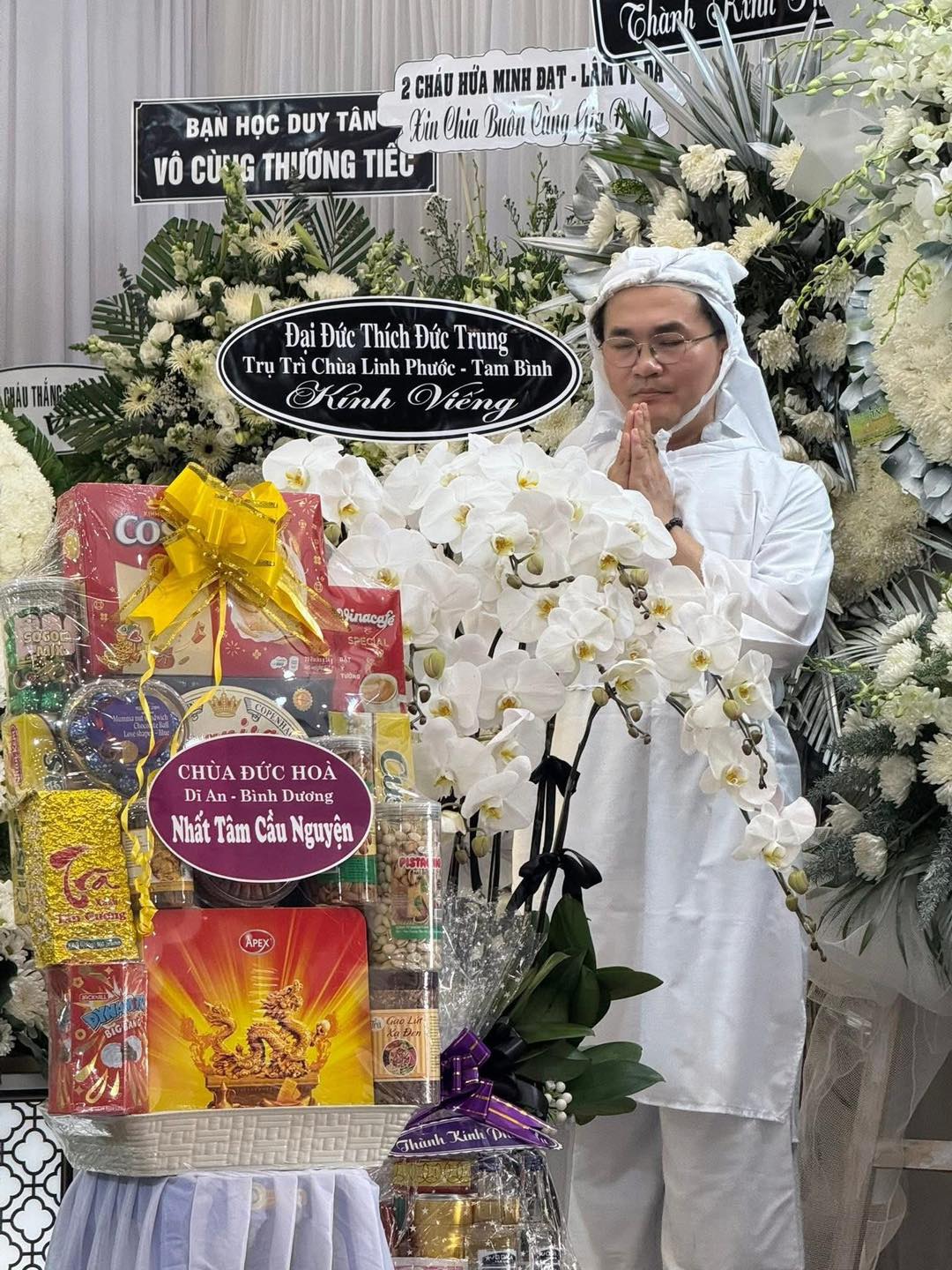 MC Đại Nghĩa lặng người đứng trước di ảnh mẹ, sao nữ nói 1 câu gây xót xa- Ảnh 6.