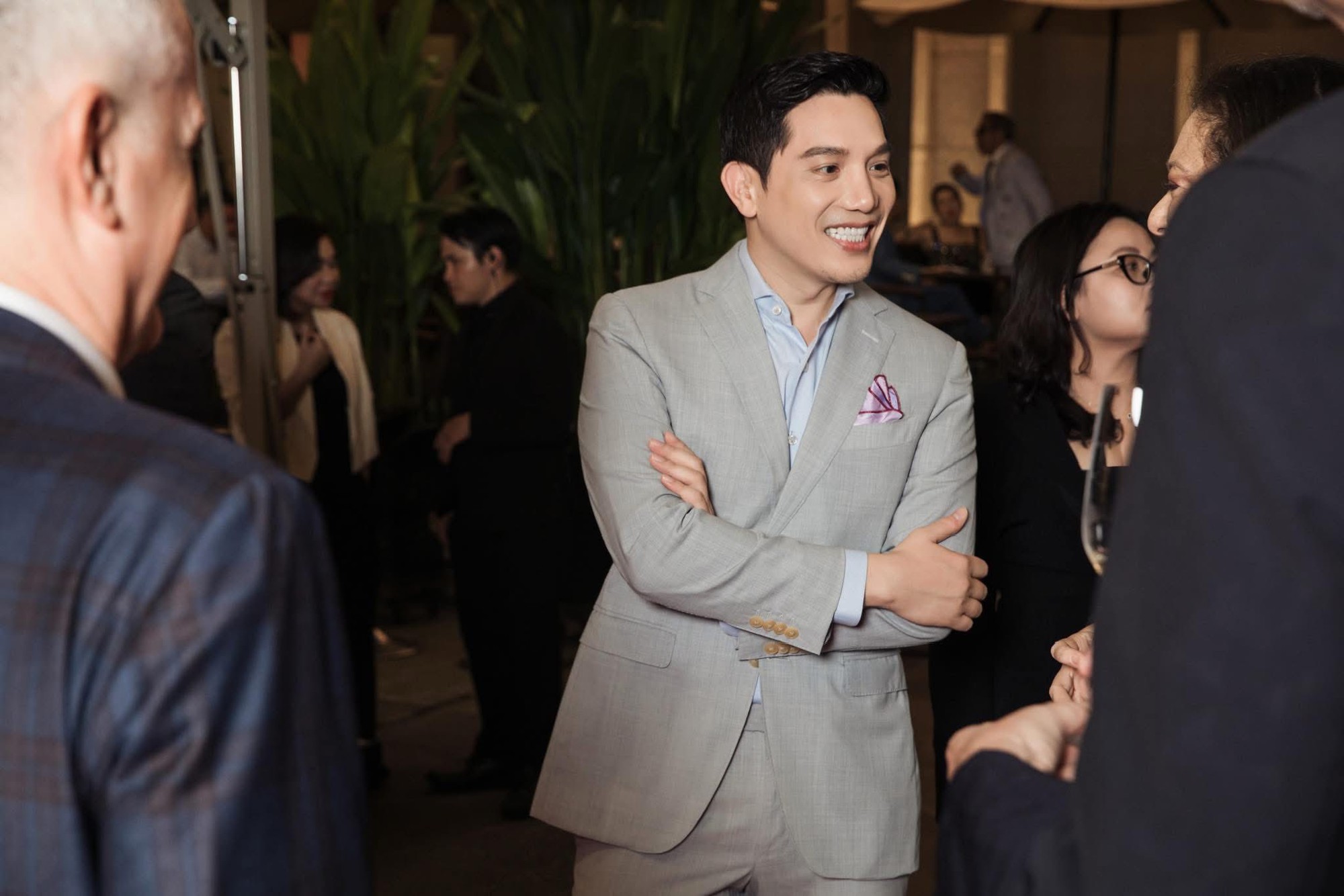 Ngoại hình nam nghệ sĩ duy nhất được gọi là “tổng tài Việt Nam” gia tài nghìn tỷ, 42 tuổi chưa vợ- Ảnh 2.