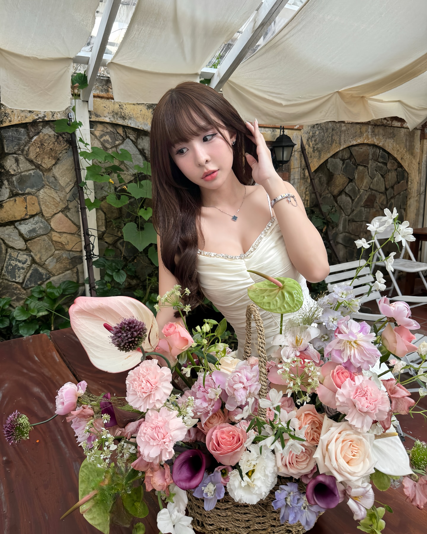 Tammy Phạm chào hè với loạt ảnh bùng nổ nhan sắc, đường cong