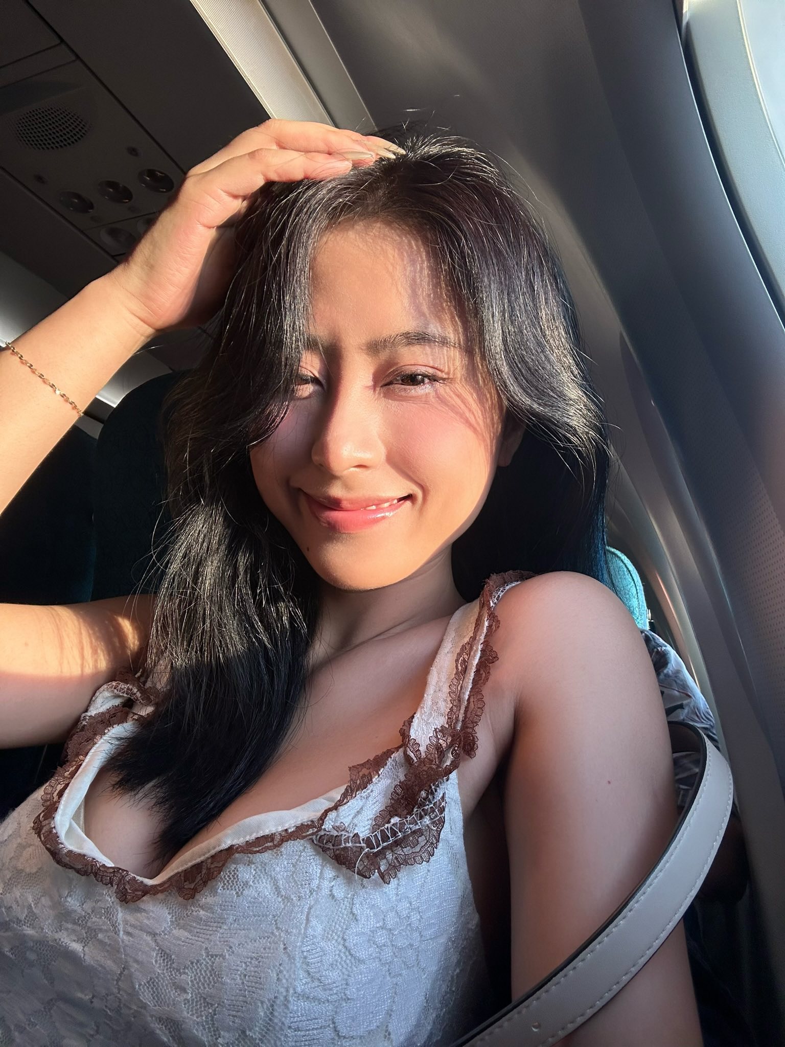 Nữ TikToker biến hình phong cách