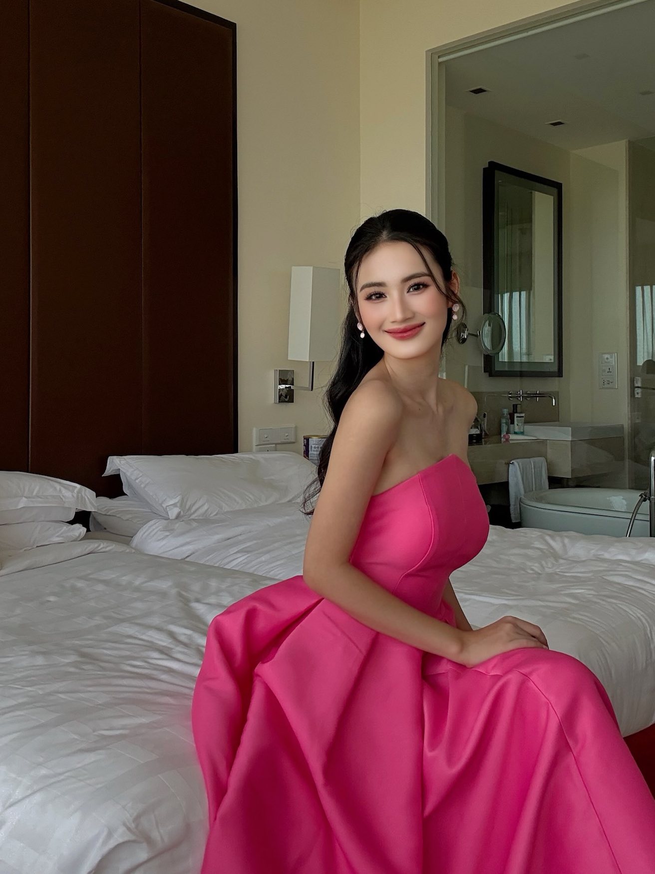 Hoa hậu Ý Nhi được Miss World ưu ái, độ hot chỉ xếp sau đối thủ đặc biệt này- Ảnh 4. Hoa hậu Ý Nhi được Miss World ưu ái, độ hot chỉ xếp sau đối thủ đặc biệt này- Ảnh 4.