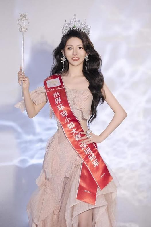 Hoa hậu Gen Z phờ phạc, cúi đầu thừa nhận 2 tội danh trước tòa trong ngày bị xét xử- Ảnh 1.