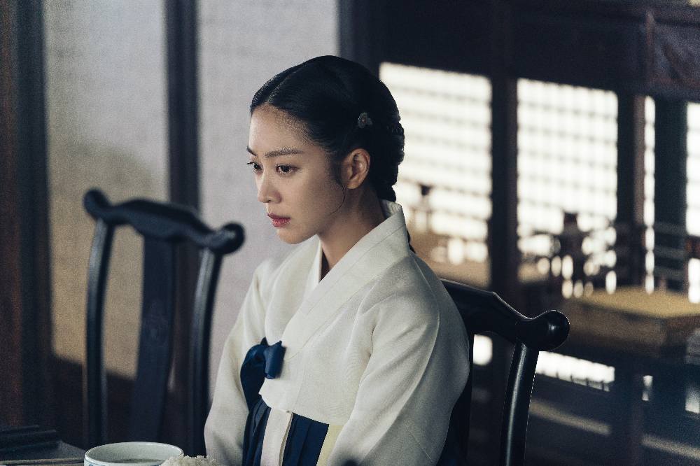 Phim cổ trang đẹp đến từng bông tuyết, nữ chính chuẩn lá ngọc cành vàng đứng im cũng thành tuyệt tác- Ảnh 2.