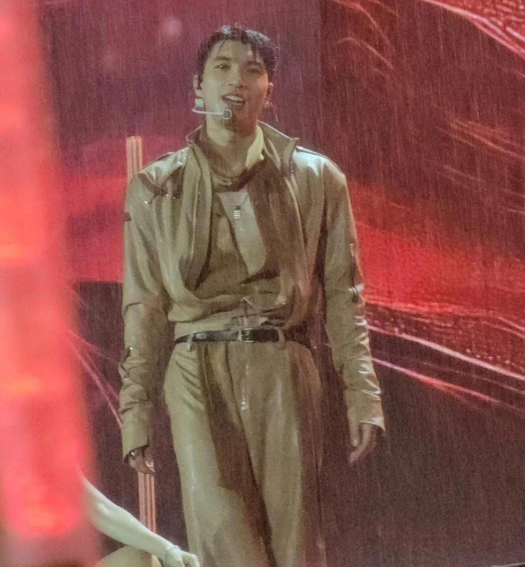 HIEUTHUHAI phát ngôn gây bão giữa concert mưa lịch sử: