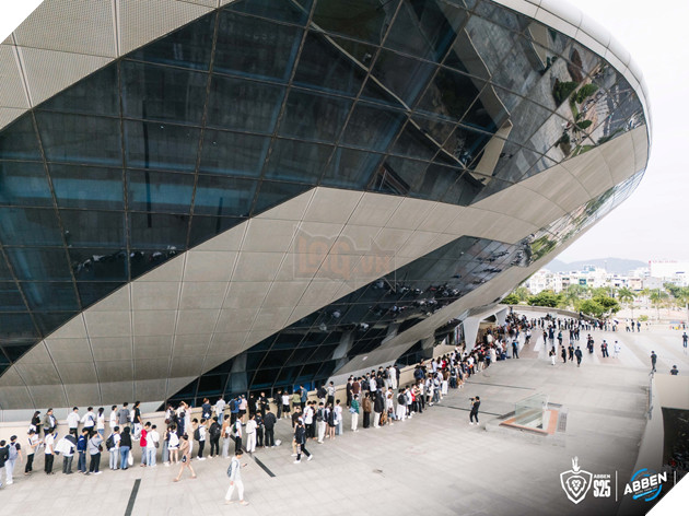 Lien Quan Mobile: Thanh Dia Tien Son Ruc Chay Voi Hang Ngan Nguoi Ham Mo 2 Liên Quân Mobile: Thánh Địa Tiên Sơn Rực Cháy Với Hàng Ngàn Người Hâm Mộ 2