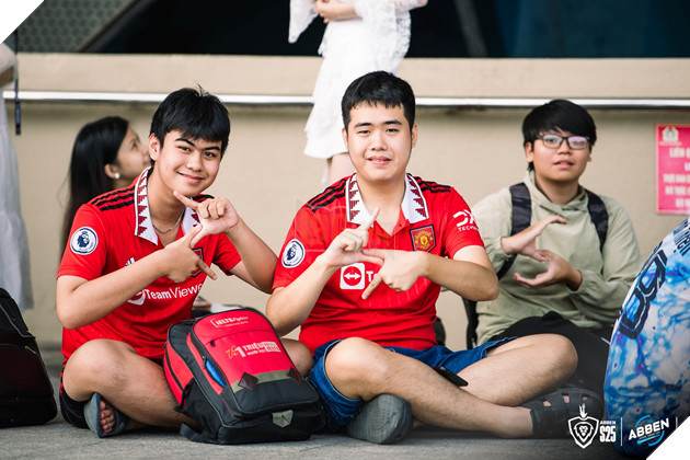 Lien Quan Mobile: Thanh Dia Tien Son Ruc Chay Voi Hang Ngan Nguoi Ham Mo 4 Liên Quân Mobile: Thánh Địa Tiên Sơn Rực Cháy Với Hàng Ngàn Người Hâm Mộ 4