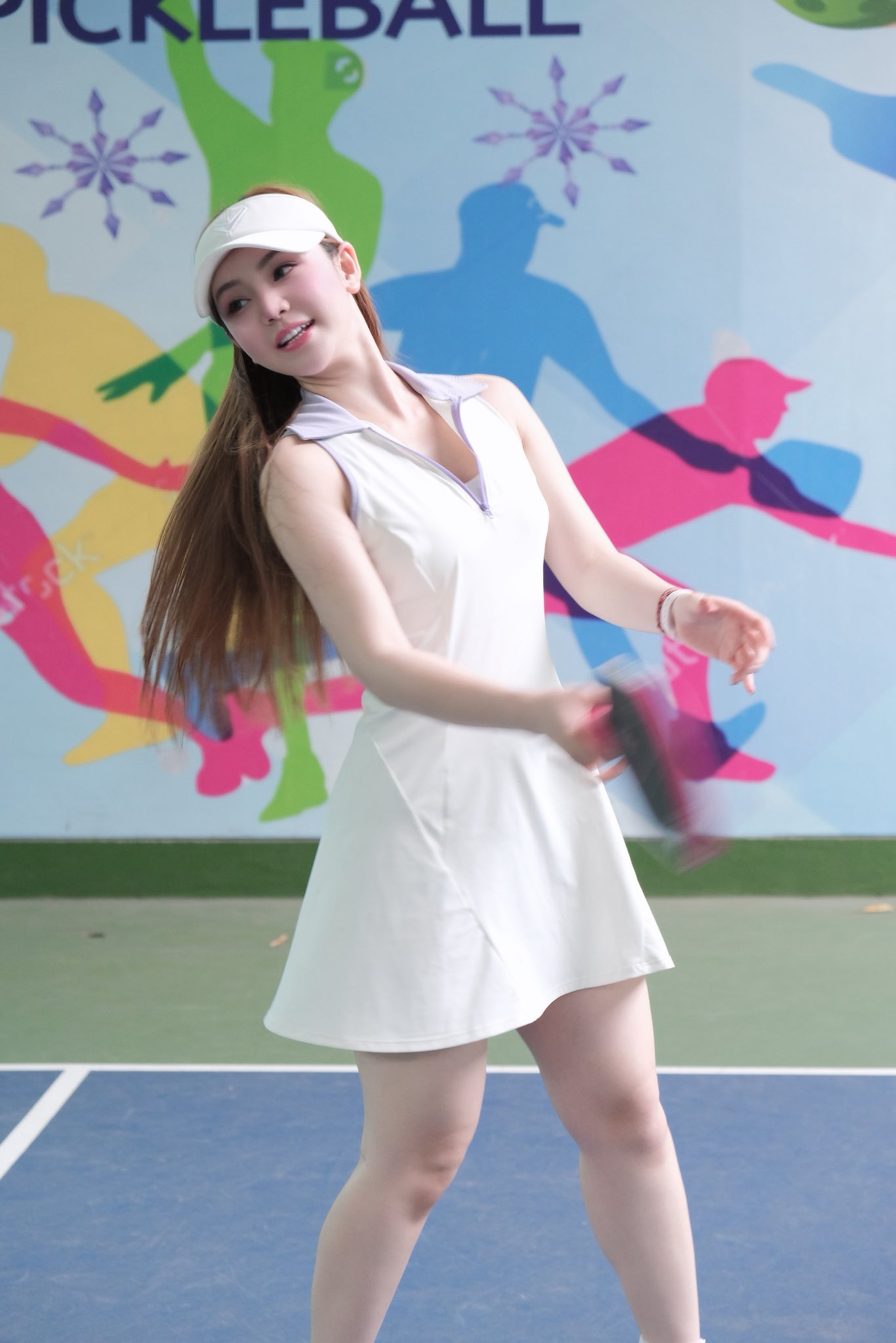 Hot girl sân pickleball diện áo ngủ hờ hững, đăng Hot girl sân pickleball diện áo ngủ hờ hững, đăng