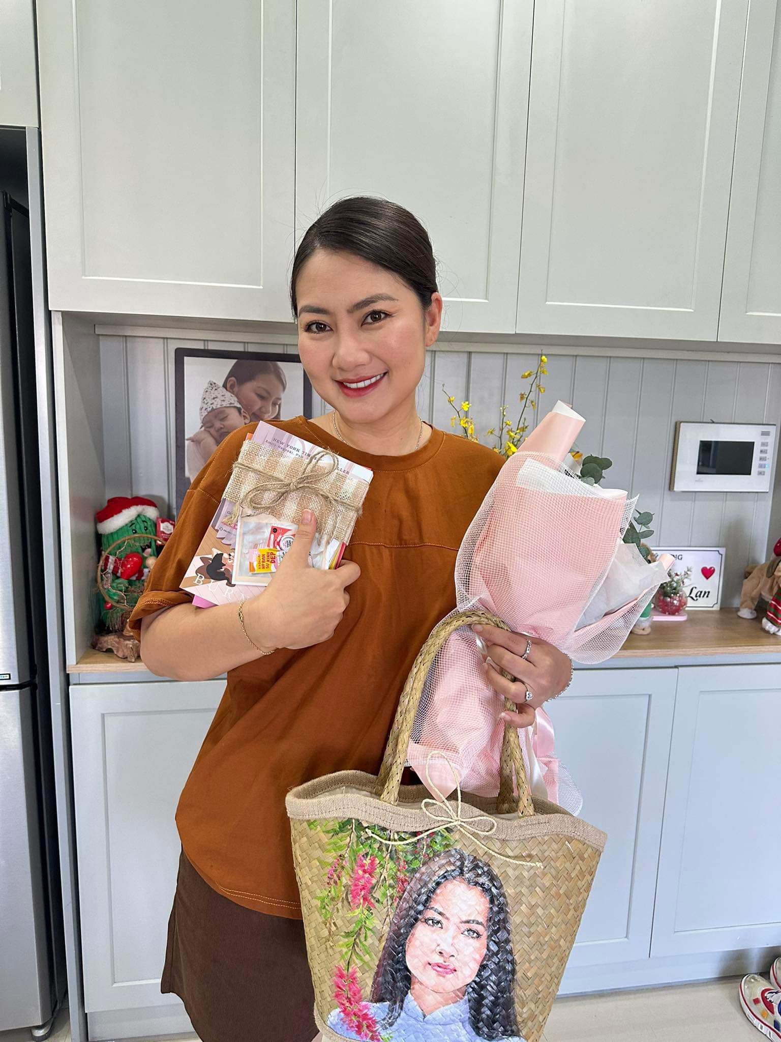 Nữ nghệ sĩ giải nghệ ở tuổi 40, rời showbiz vẫn giàu, 1 mình nuôi con, sở hữu biệt thự mặt tiền Quận 7- Ảnh 2.