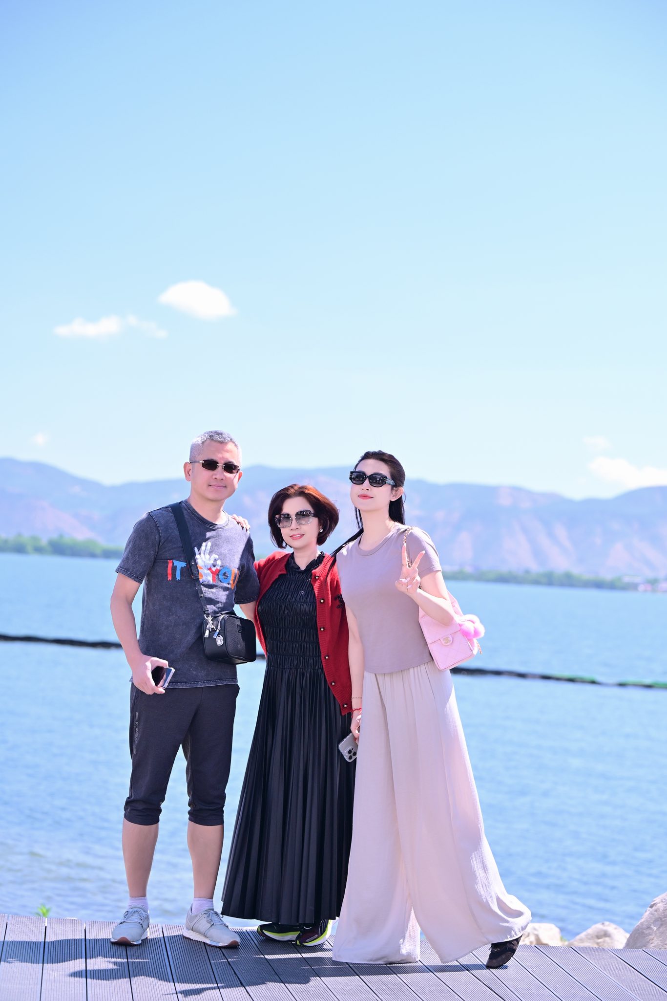 Cuộc sống hiện tại của Á hậu được báo Trung gọi là