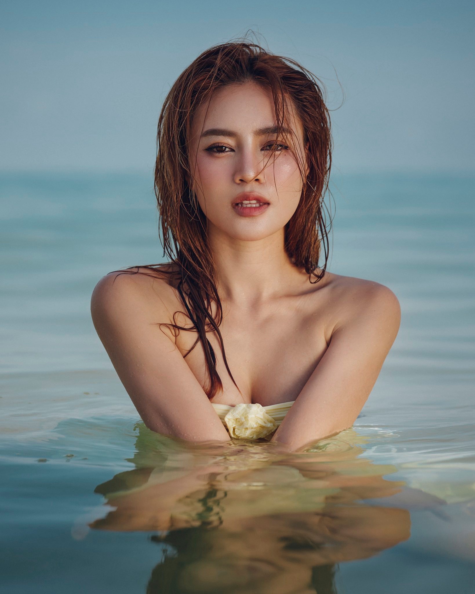 So kè nhan sắc gợi cảm của hai