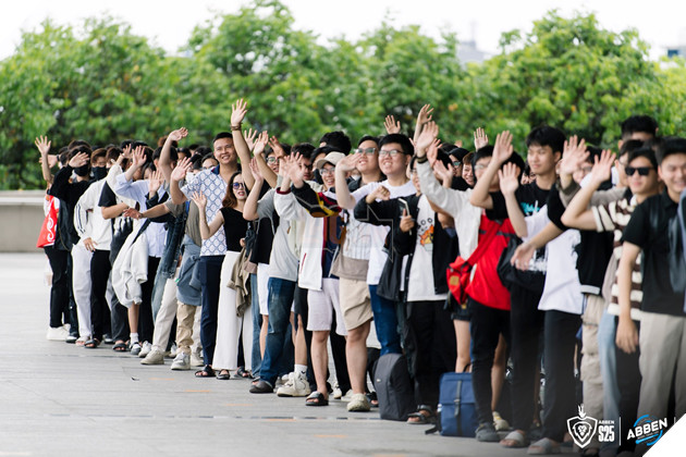 Lien Quan Mobile: Thanh Dia Tien Son Ruc Chay Voi Hang Ngan Nguoi Ham Mo 3 Liên Quân Mobile: Thánh Địa Tiên Sơn Rực Cháy Với Hàng Ngàn Người Hâm Mộ 3