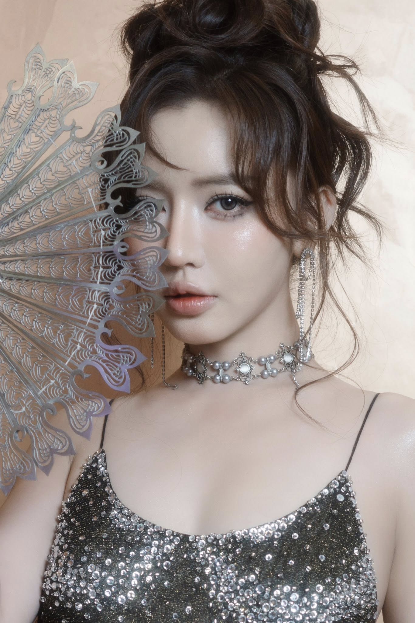 So kè nhan sắc gợi cảm của hai