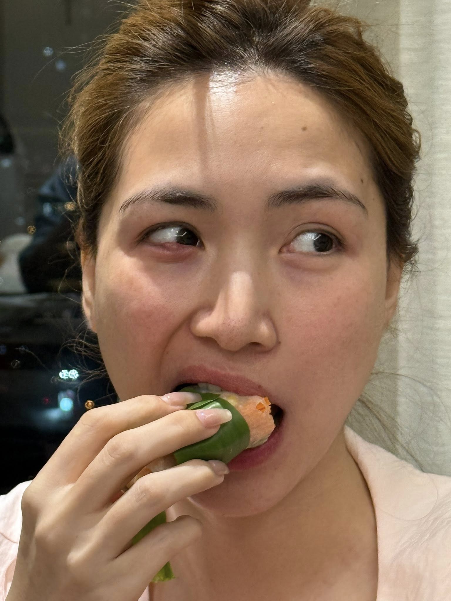 Hoà Minzy lộ nhan sắc sưng phù gây sốc- Ảnh 5.