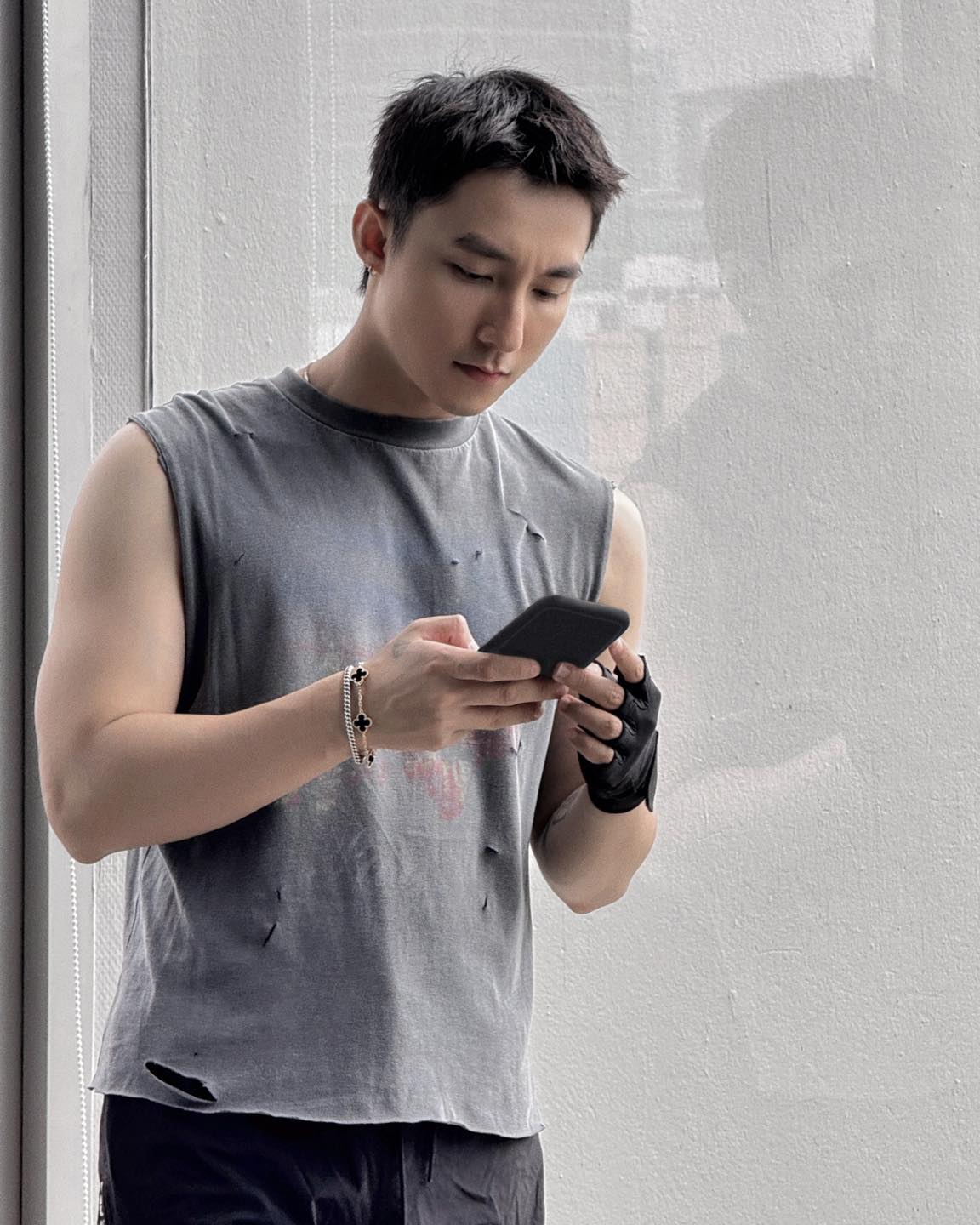 Động thái của Sơn Tùng giữa lúc Hải Tú lộ ảnh 18+ gây chấn động- Ảnh 1.