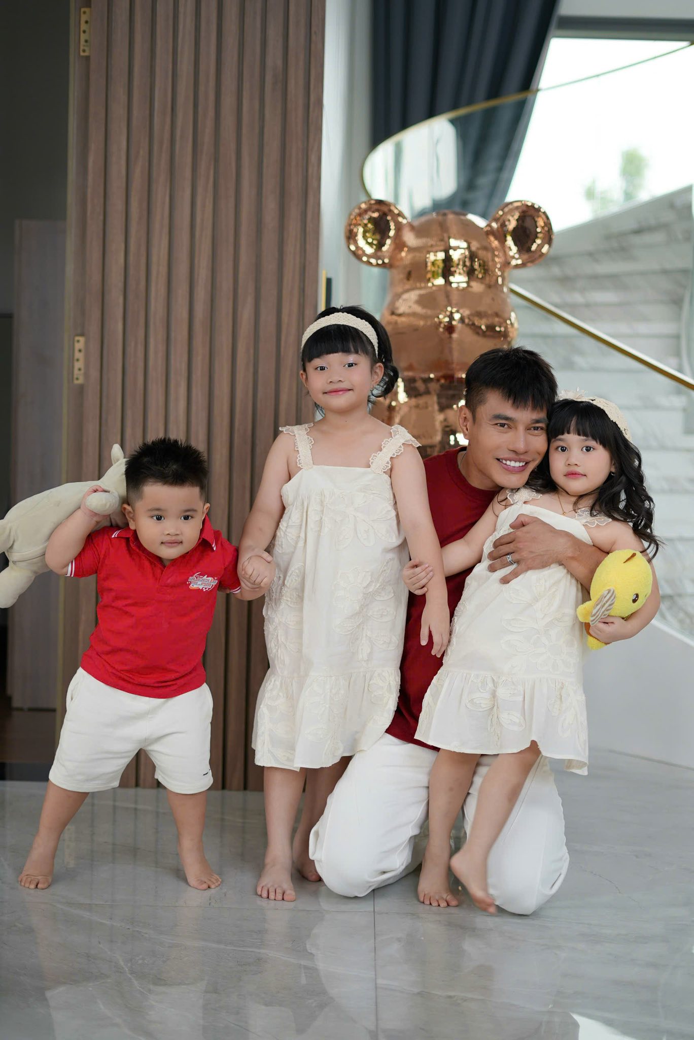 Mẹ Lê Dương Bảo Lâm bị ngã nghiêm trọng, nhóc tỳ 3 tuổi vừa phát hiện liền có hành động gây kinh ngạc- Ảnh 5.