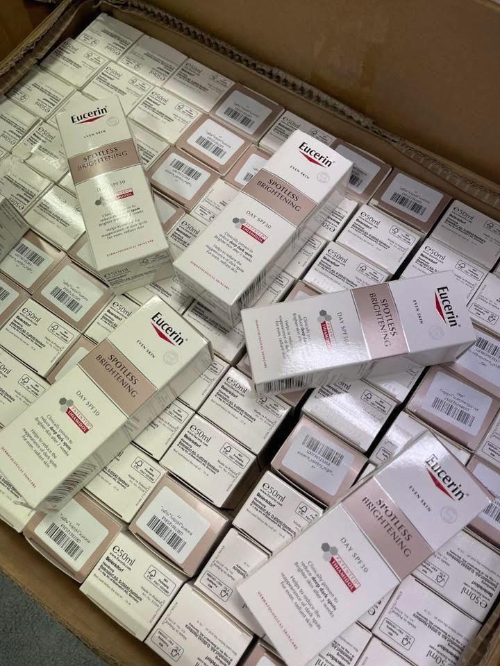 Hơn 78.223 sản phẩm mỹ phẩm, thiết bị điện tử,... giả bị phát hiện ở Thái Lan: Đường dây khủng do 2 nghi phạm Trung Quốc cầm đầu- Ảnh 6.