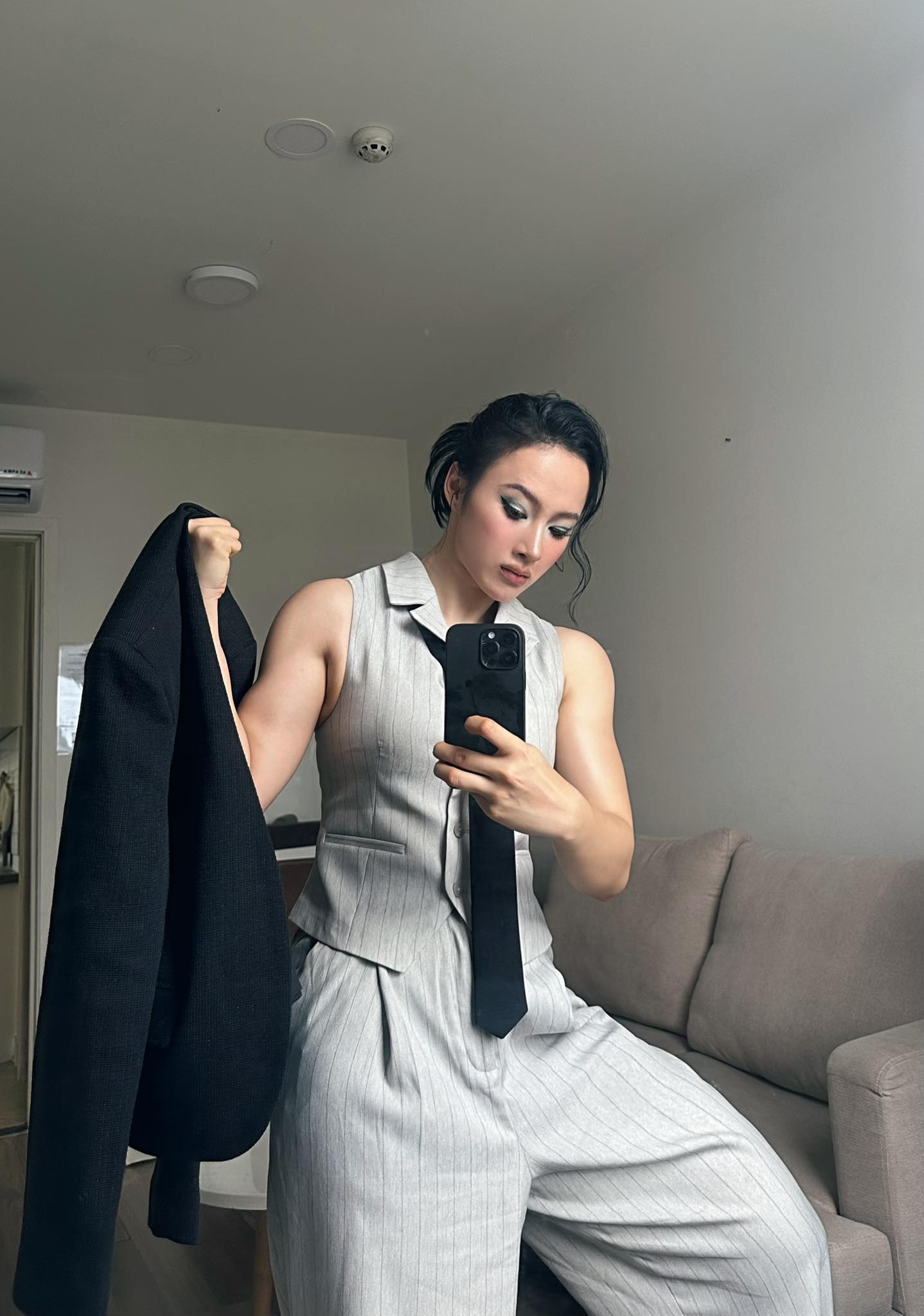 Body cuồn cuộn gây sốc của Angela Phương Trinh- Ảnh 1.