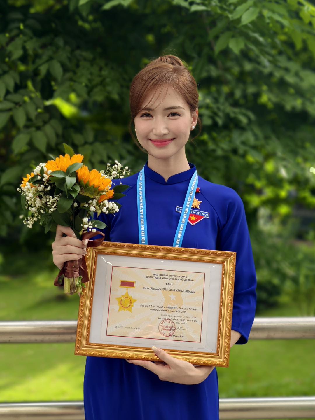 Hoà Minzy - Thanh Thuỷ để lộ hành động lạ khi bị camera thường bắt gặp- Ảnh 3.