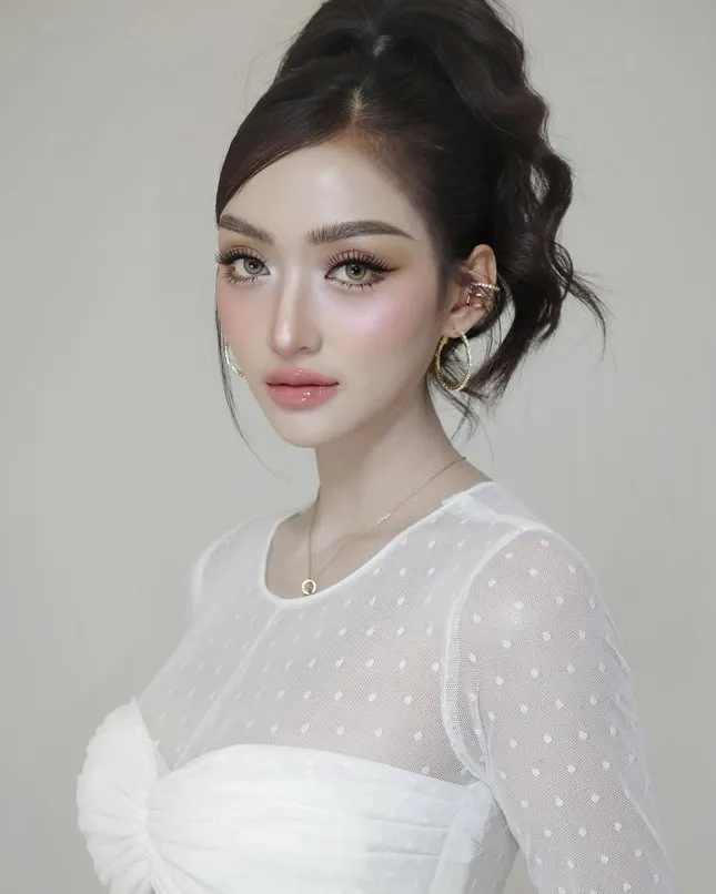 Á hậu Hòa bình từ bỏ danh hiệu- Ảnh 1.