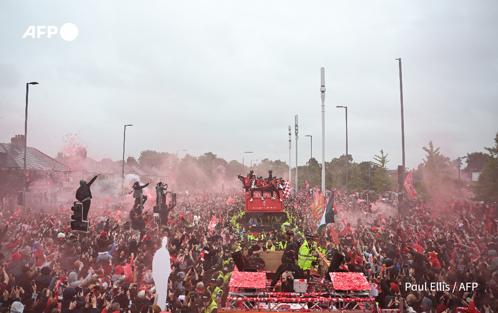 Hiện trường kinh hoàng vụ xe điên lao thẳng đám đông Hiện trường kinh hoàng vụ xe điên lao thẳng đám đông