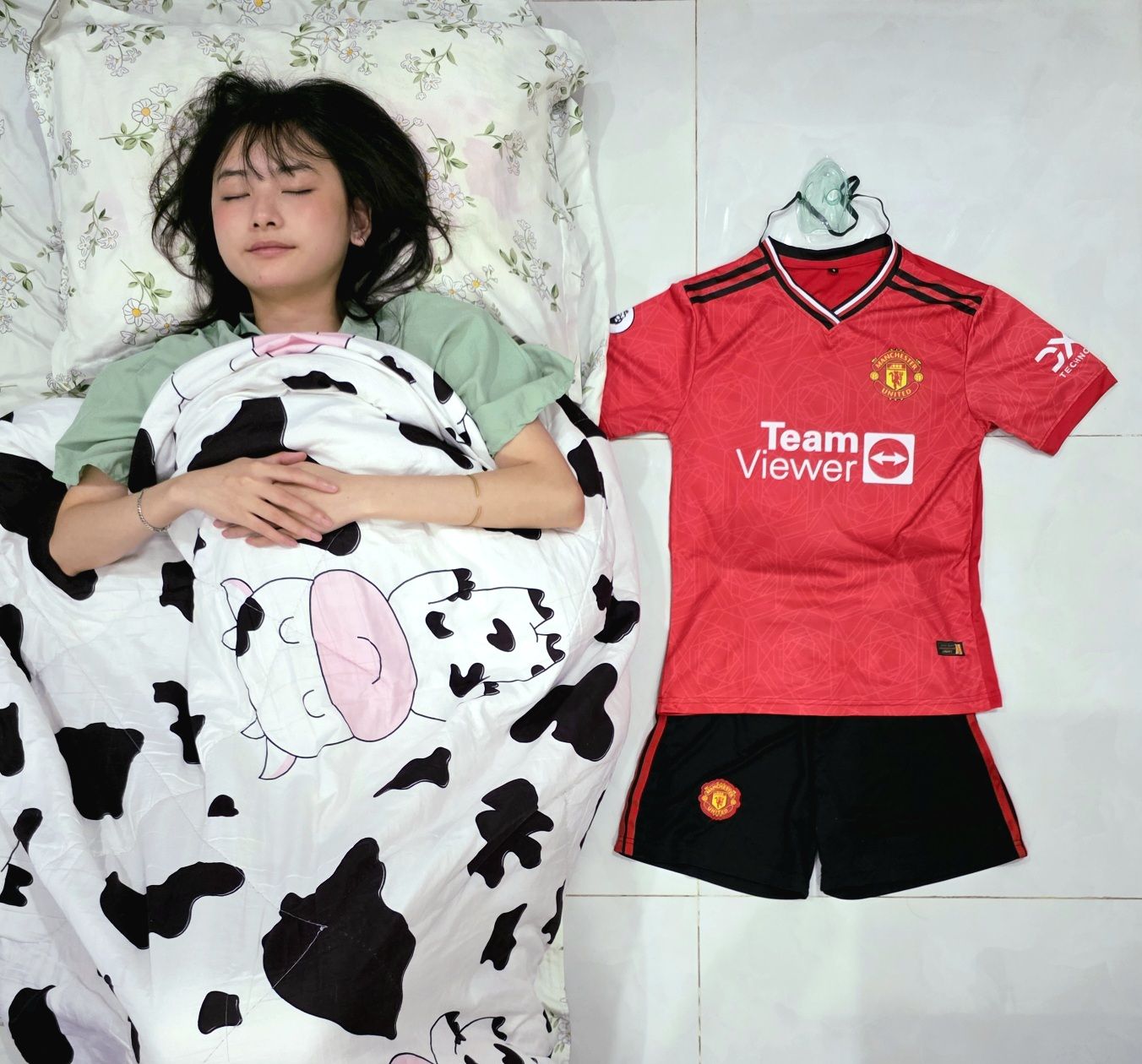 Nữ streamer fan MU bật chế độ