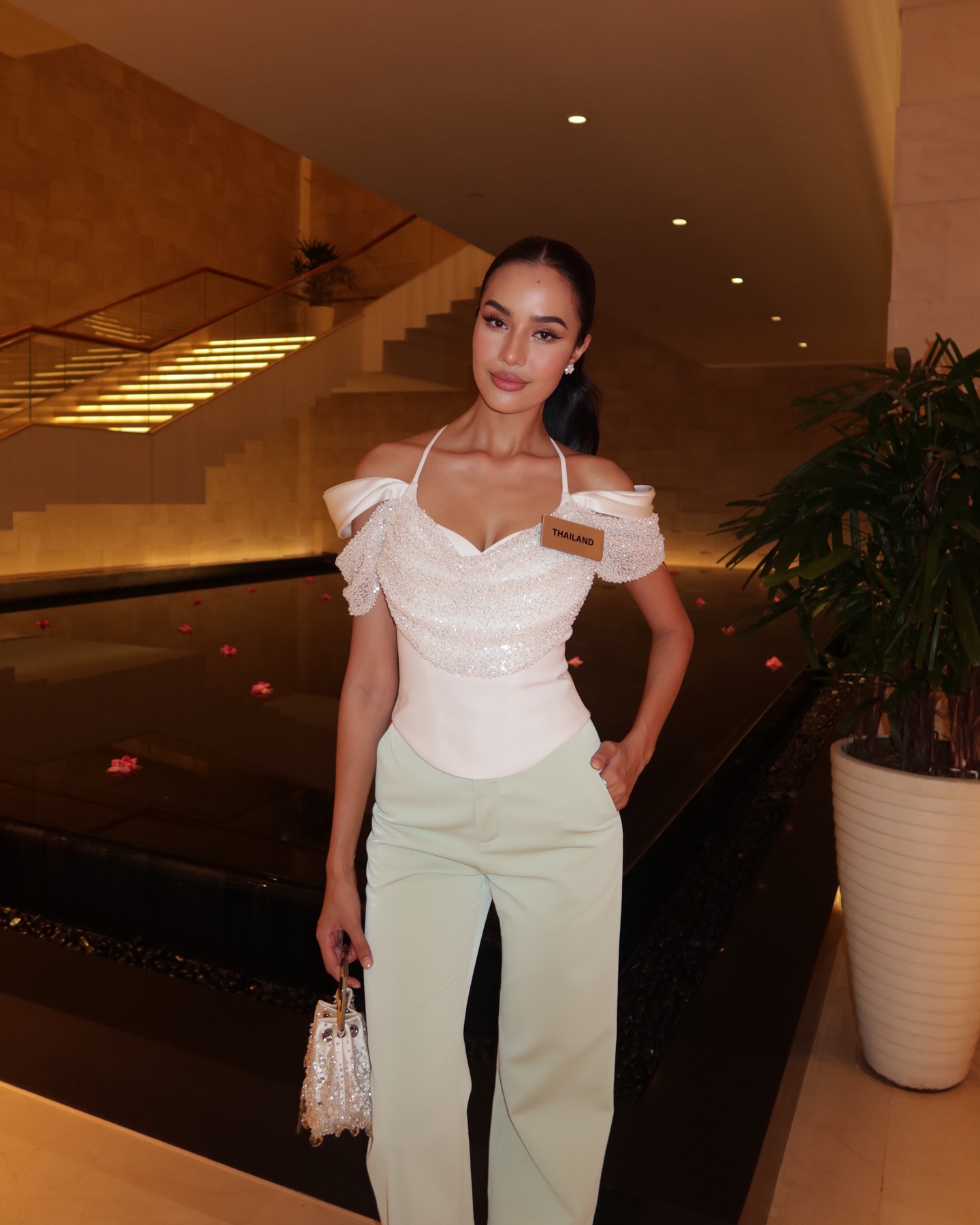 CĂNG: Đối thủ Ý Nhi tại Miss World bị tố được BTC thiên vị, netizen chỉ trích gắt sau khi xem video này- Ảnh 1.