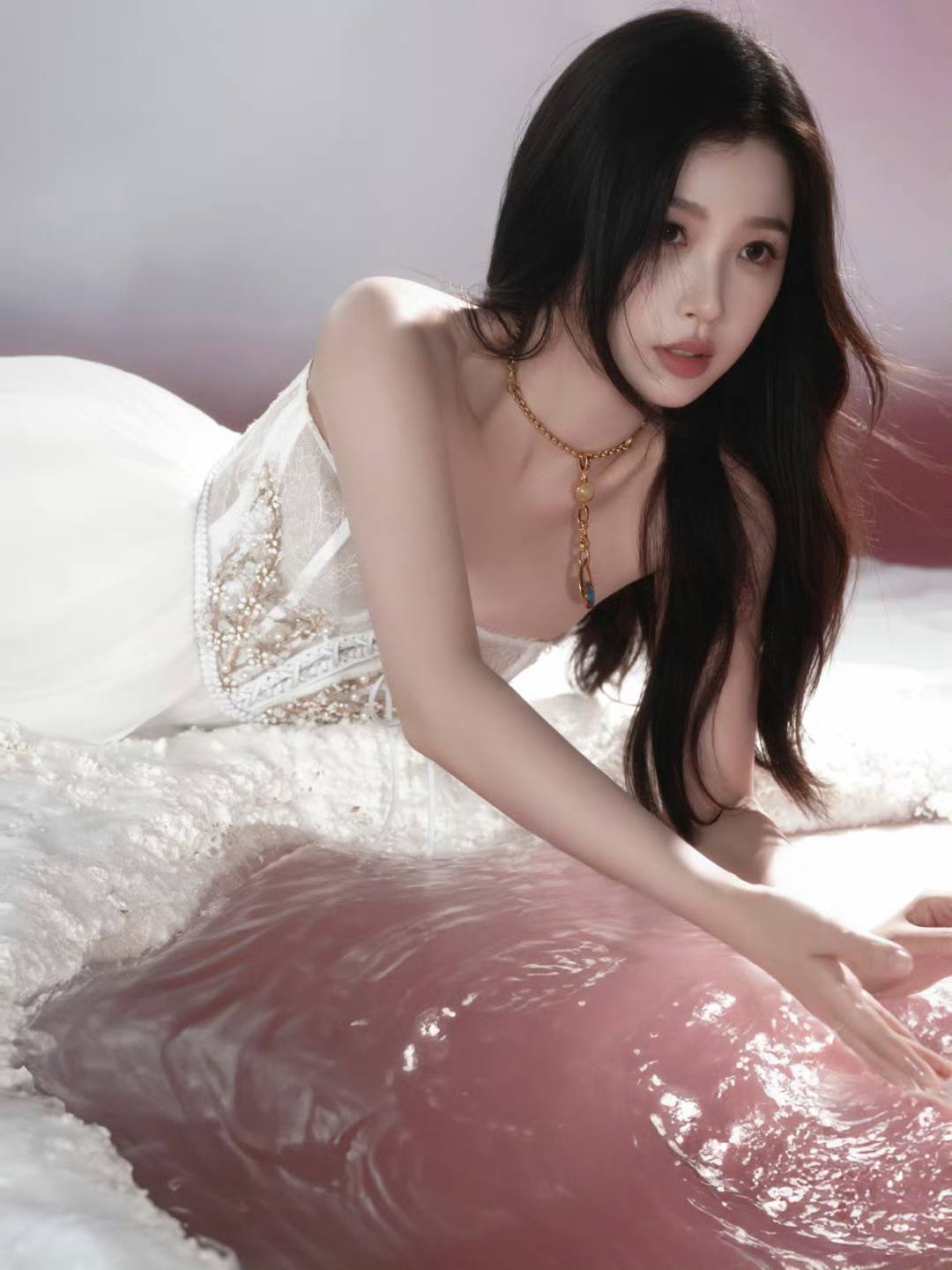 "Thánh lố" Ngu Thư Hân mất tích không tìm thấy 49995443812712901078950347264682078378454778n 17598963712931341407430 1759904467894 175990446839721149877