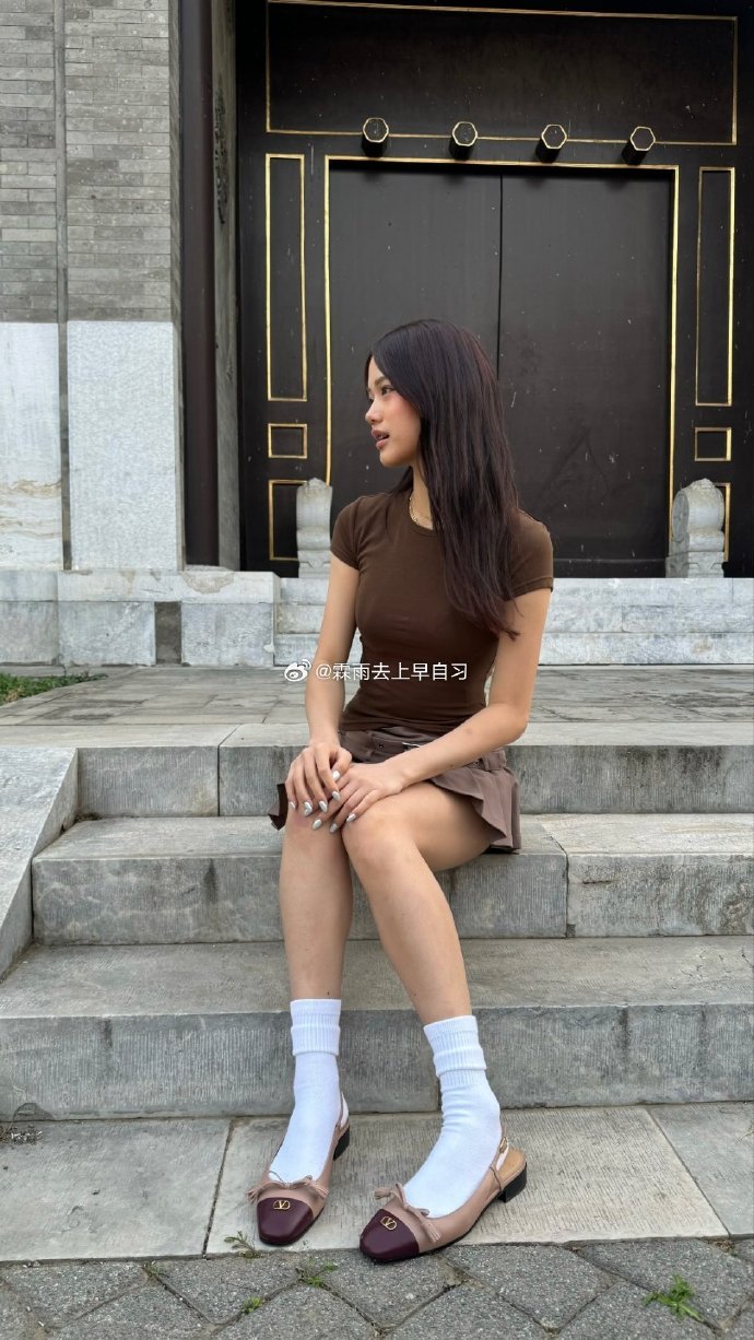 Con gái 17 tuổi gây sốt của