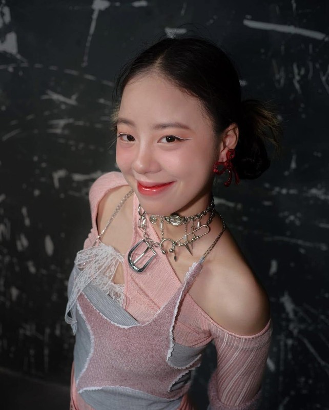 Cú twist không ai ngờ: Minga cũng đội nón của người yêu cũ đi siêu thị với Wren Evans?- Ảnh 4. Cú twist không ai ngờ: Minga cũng đội nón của người yêu cũ đi siêu thị với Wren Evans?- Ảnh 4.