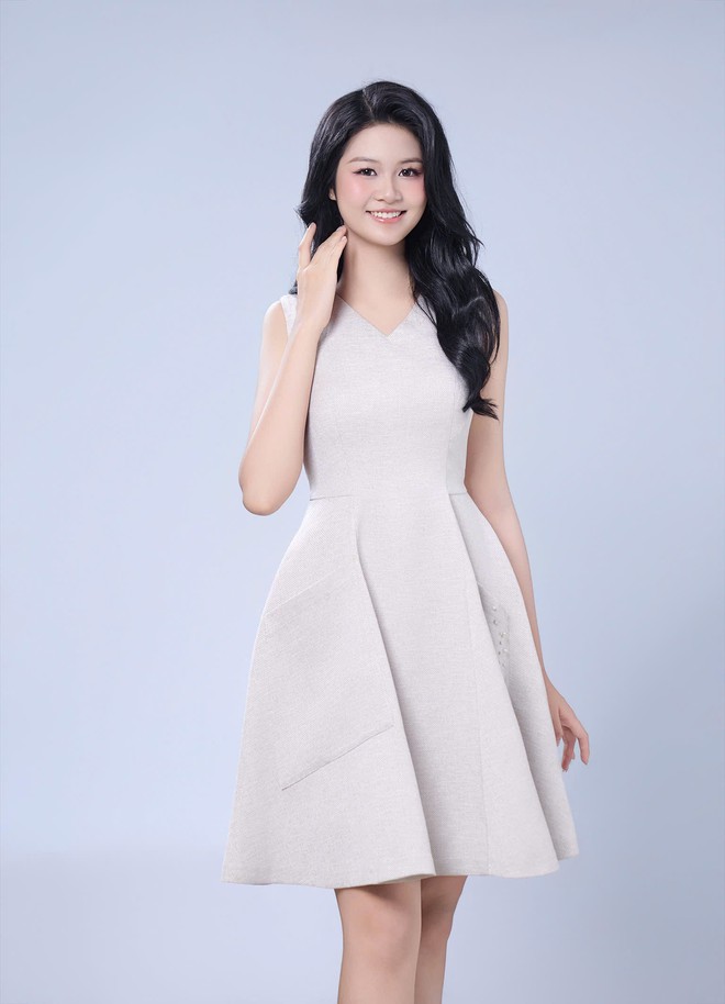 Thí sinh Hoa hậu Việt Nam được giám khảo khen xinh như búp bê- Ảnh 6.