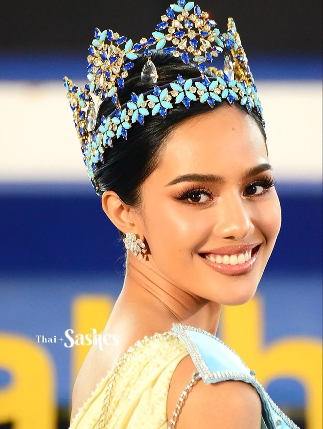 Hàng nghìn người dân Thái Lan đón Hoa hậu Thế giới 2025 về nước- Ảnh 14.