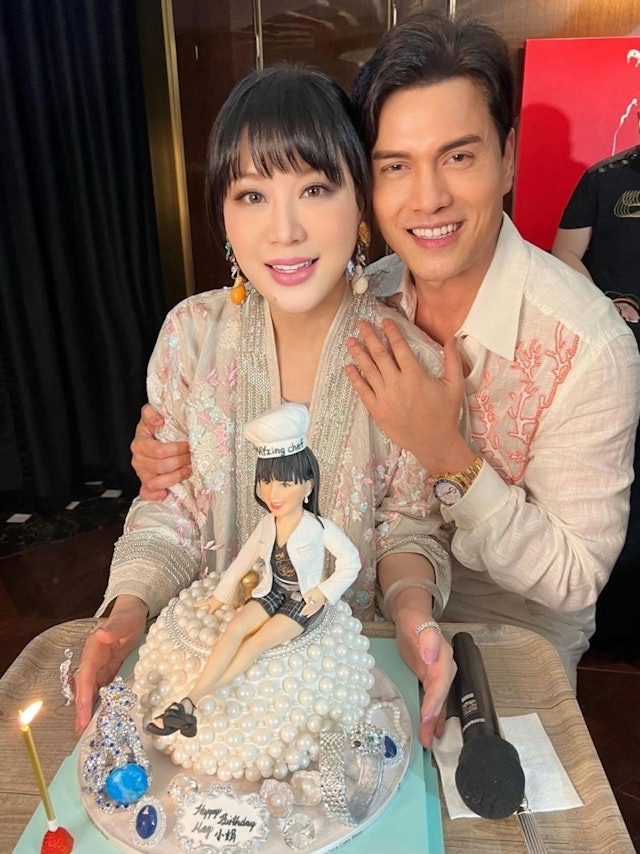 "Triển Chiêu" sinh ra ở Việt Nam: 3 đời vợ đều toàn mỹ nhân, giờ thành "tỷ phú không tuổi" khét tiếng Cbiz 4mt0qsebmncikya7oihv21 fub8f4vol 17580950359292118447860 1758099885957 17580998861471625895586