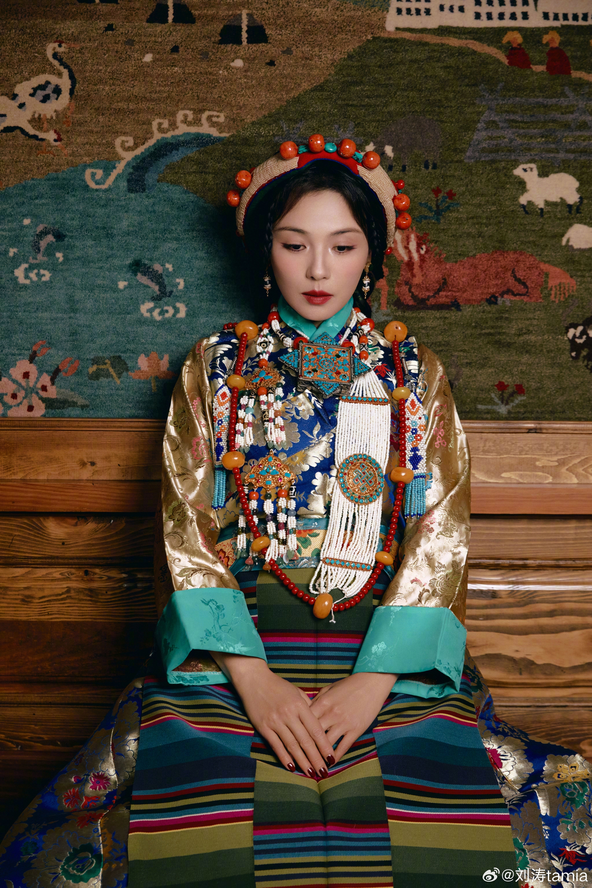 "Mỹ nhân Tây Tạng" đẹp nhất Tết 2025: U50 mà trẻ không tưởng, quốc bảo nhan sắc của màn ảnh Trung Quốc 5 1206 1738257993259 17382579941241915210022